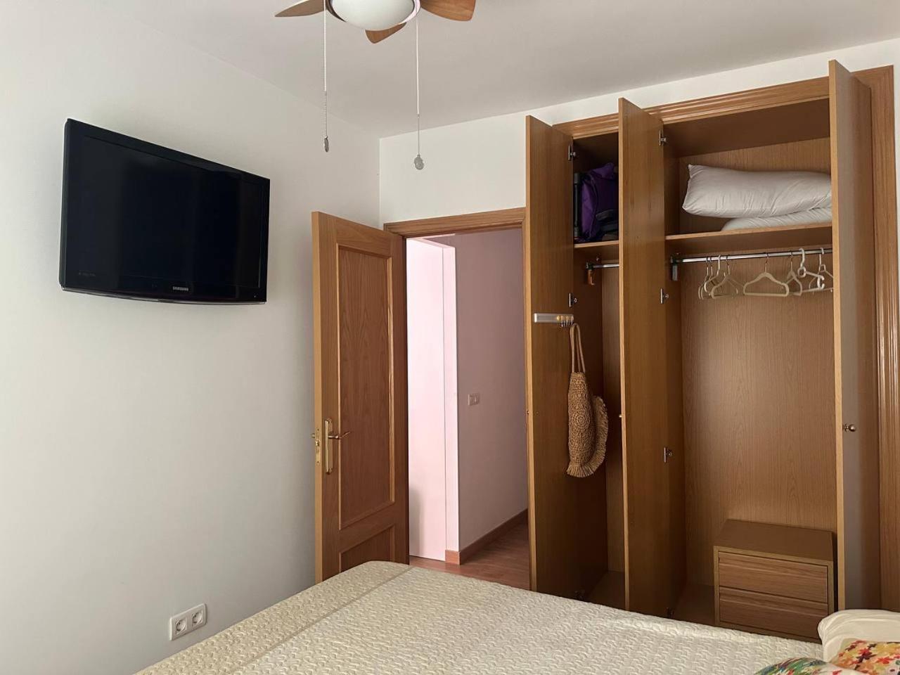 Three-Bedroom Apartment photo 2