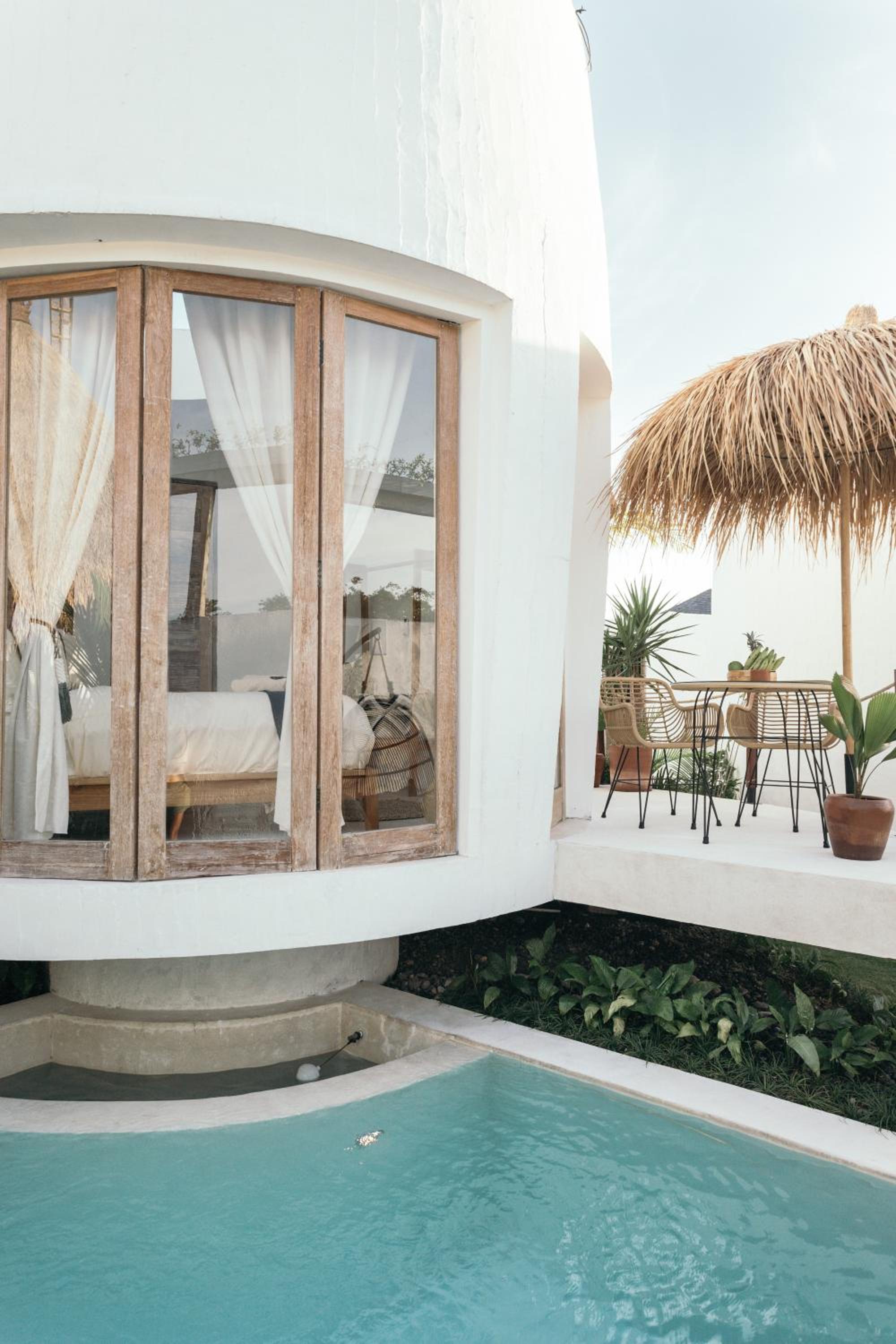 King Room with Pool View - Photo 3