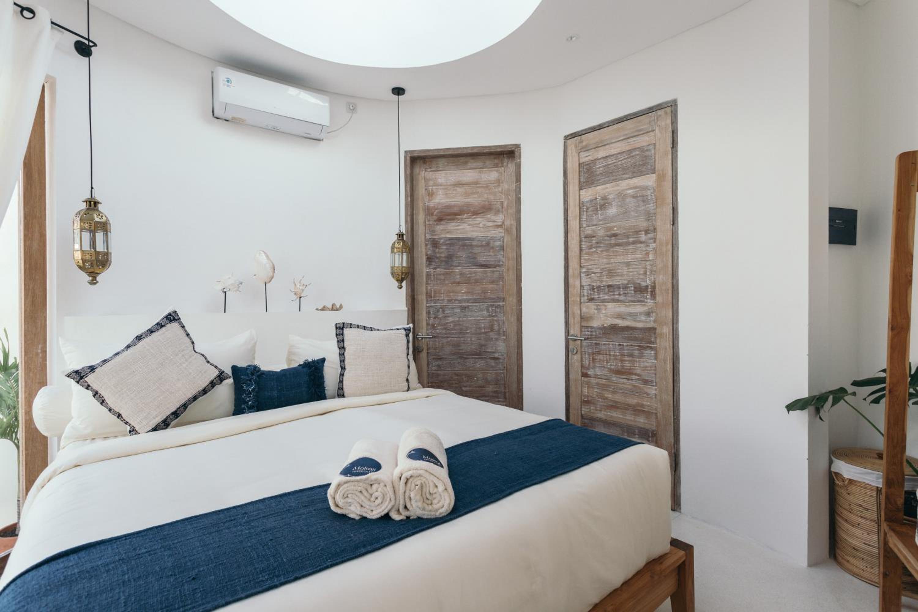 King Room with Pool View - Photo 6
