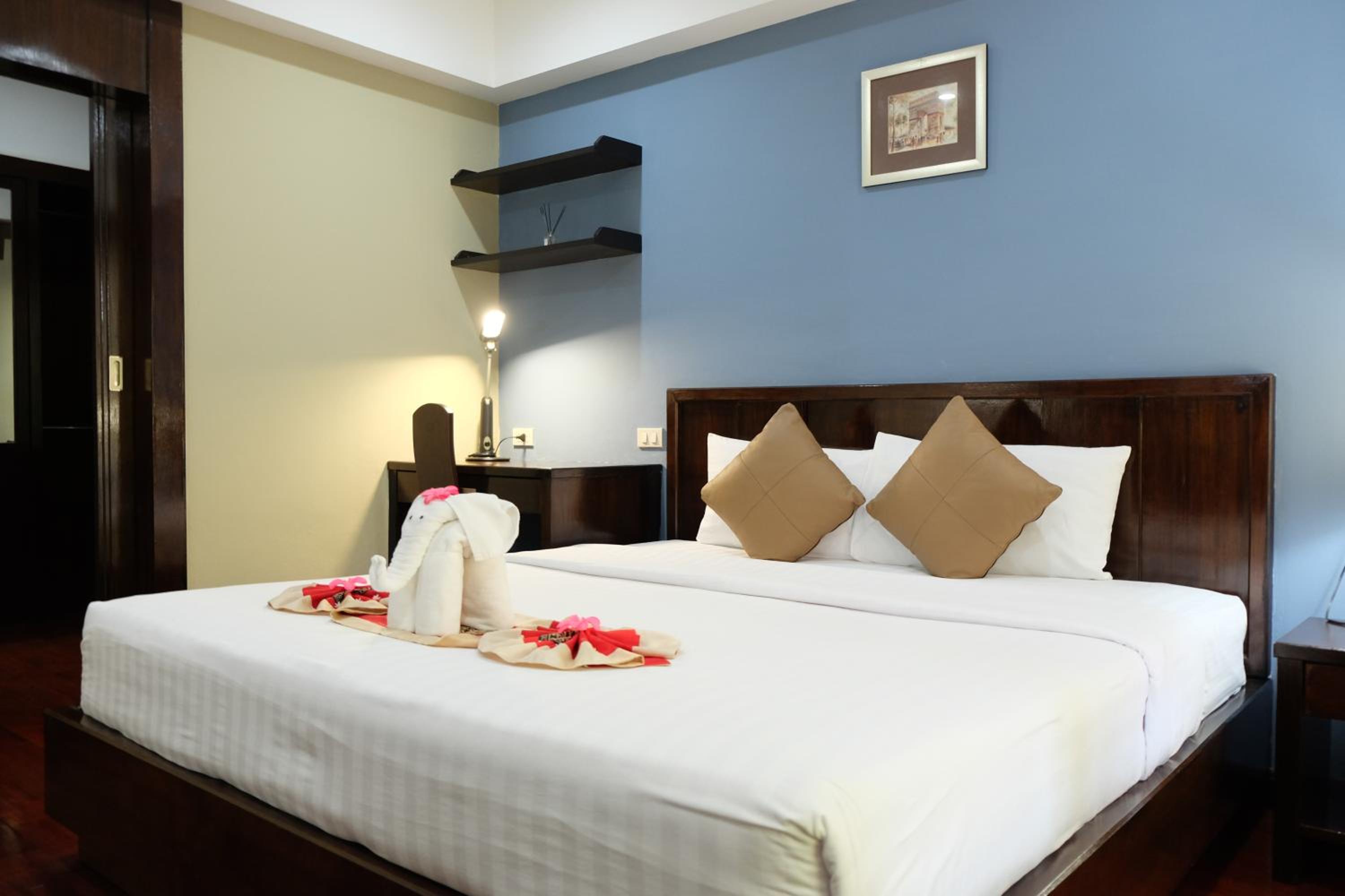 King Room with Balcony photo 1