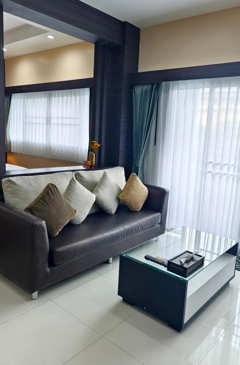 Suite with Garden View photo 2