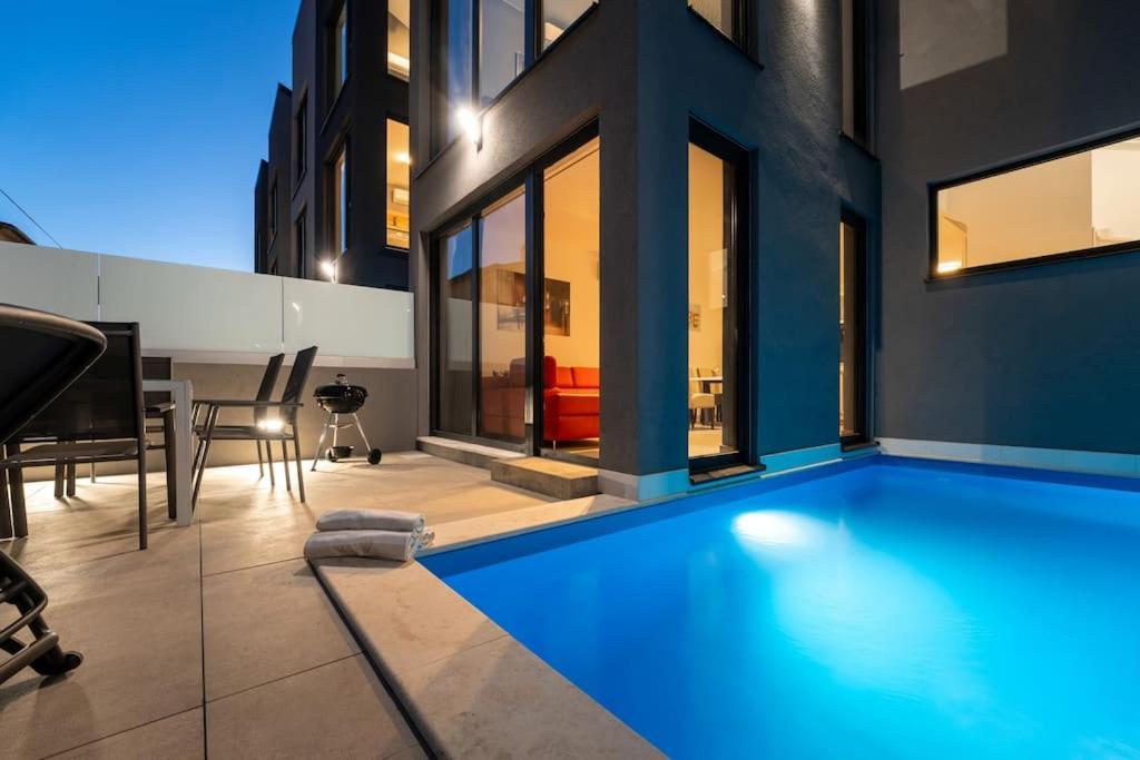 Villa photo 2