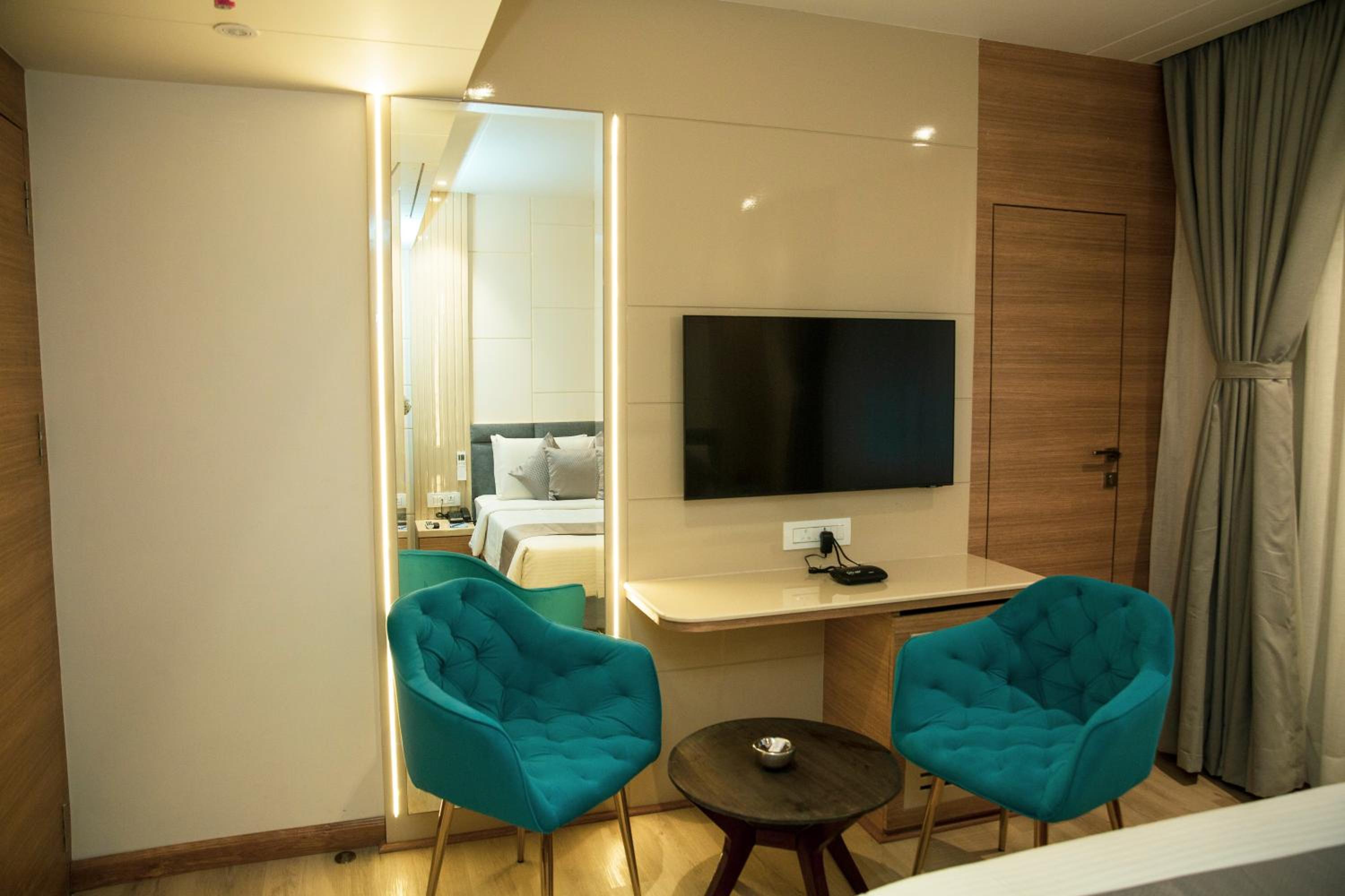 Standard Twin Room - Photo 4
