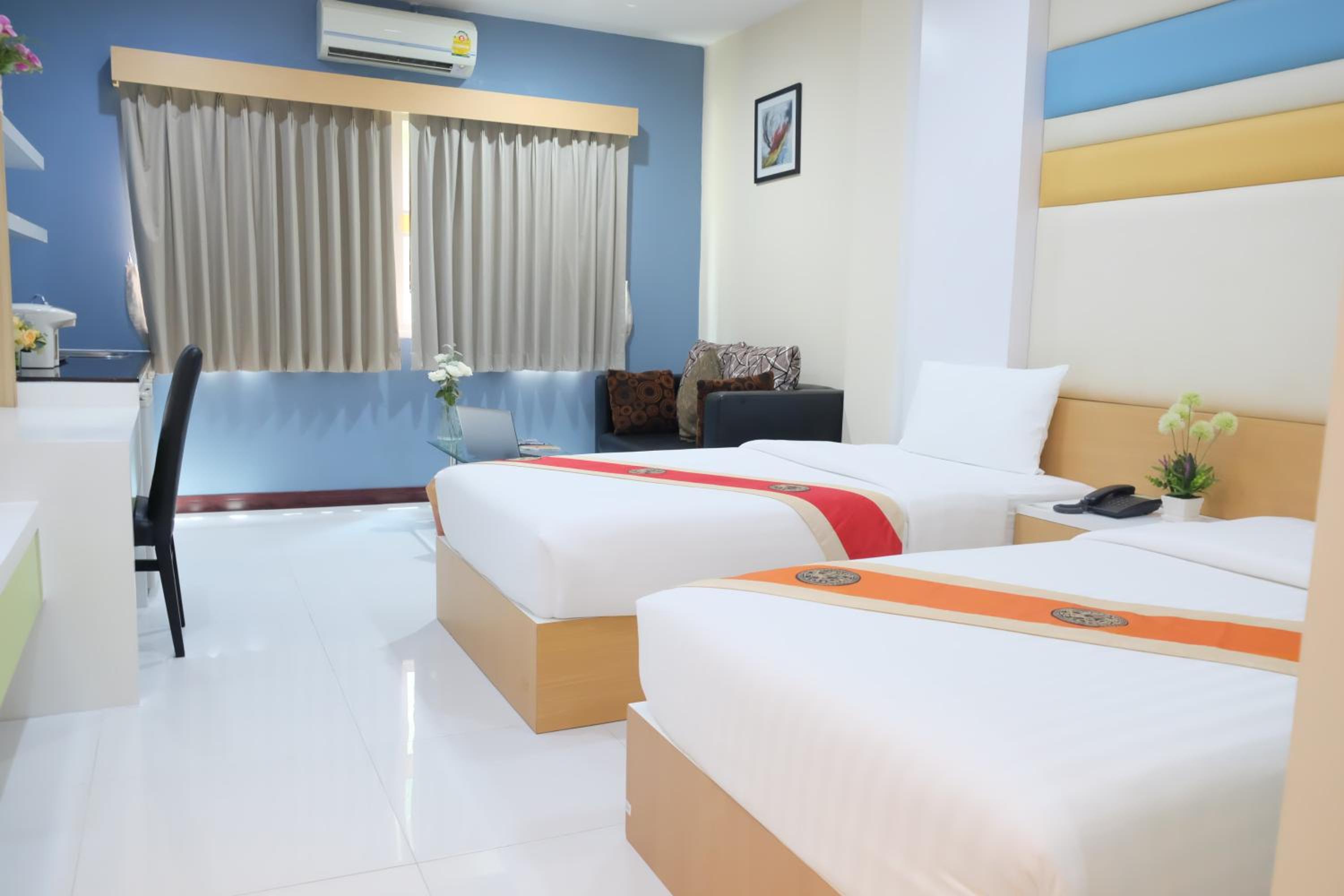 Standard Twin Room photo 2