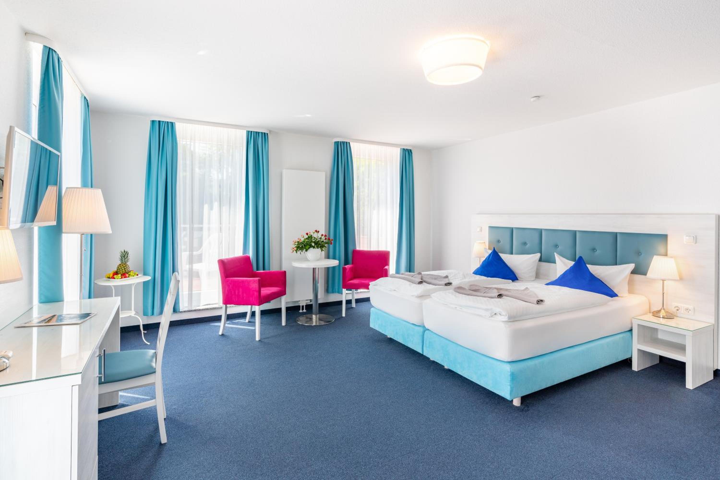 Deluxe Twin Room with Sea View photo 1