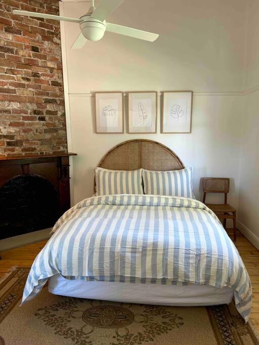 Three-Bedroom House photo 3