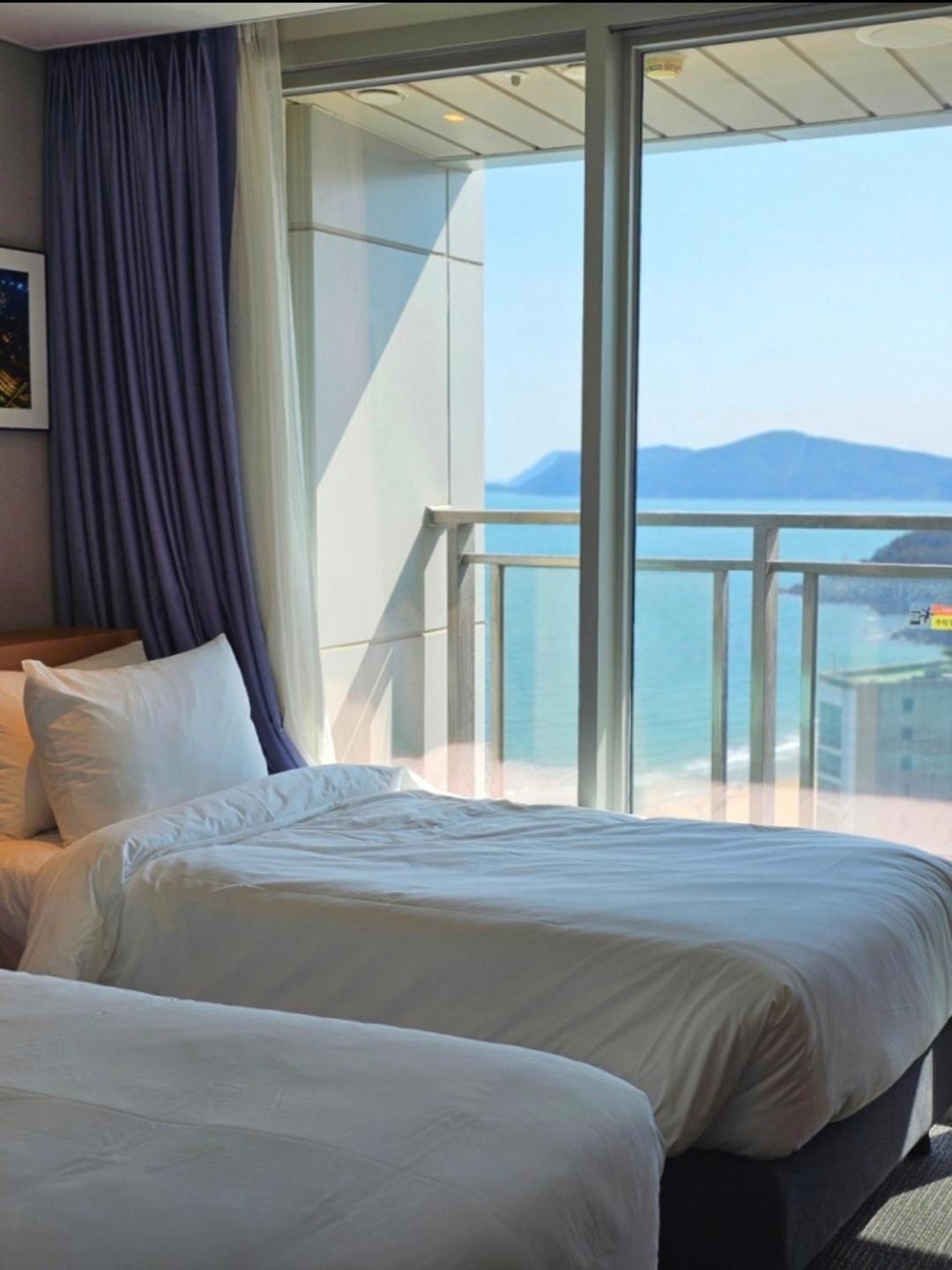 Standard Twin Room with Sea View photo 2