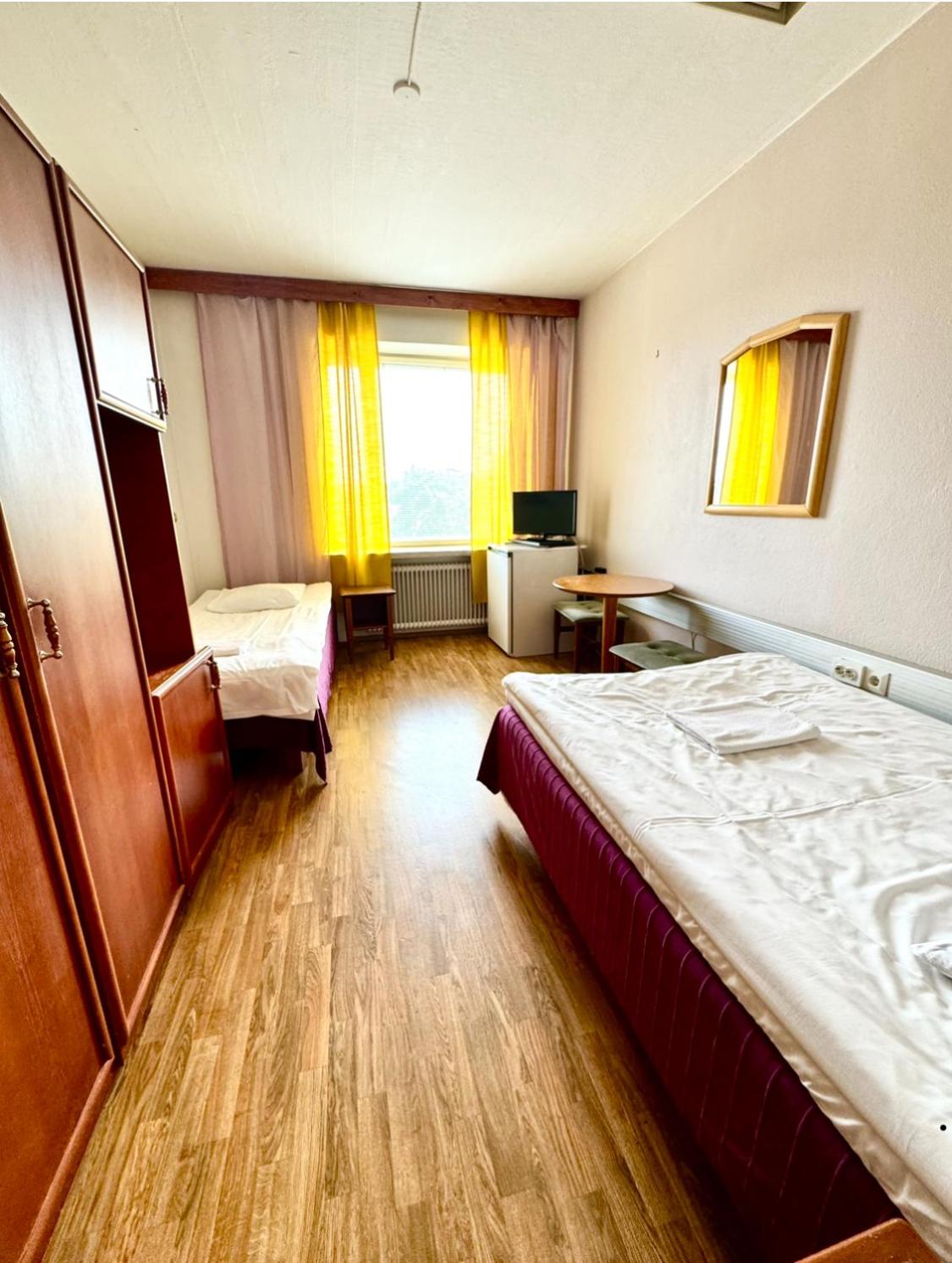 Twin Room With Shared Bathroom photo 2