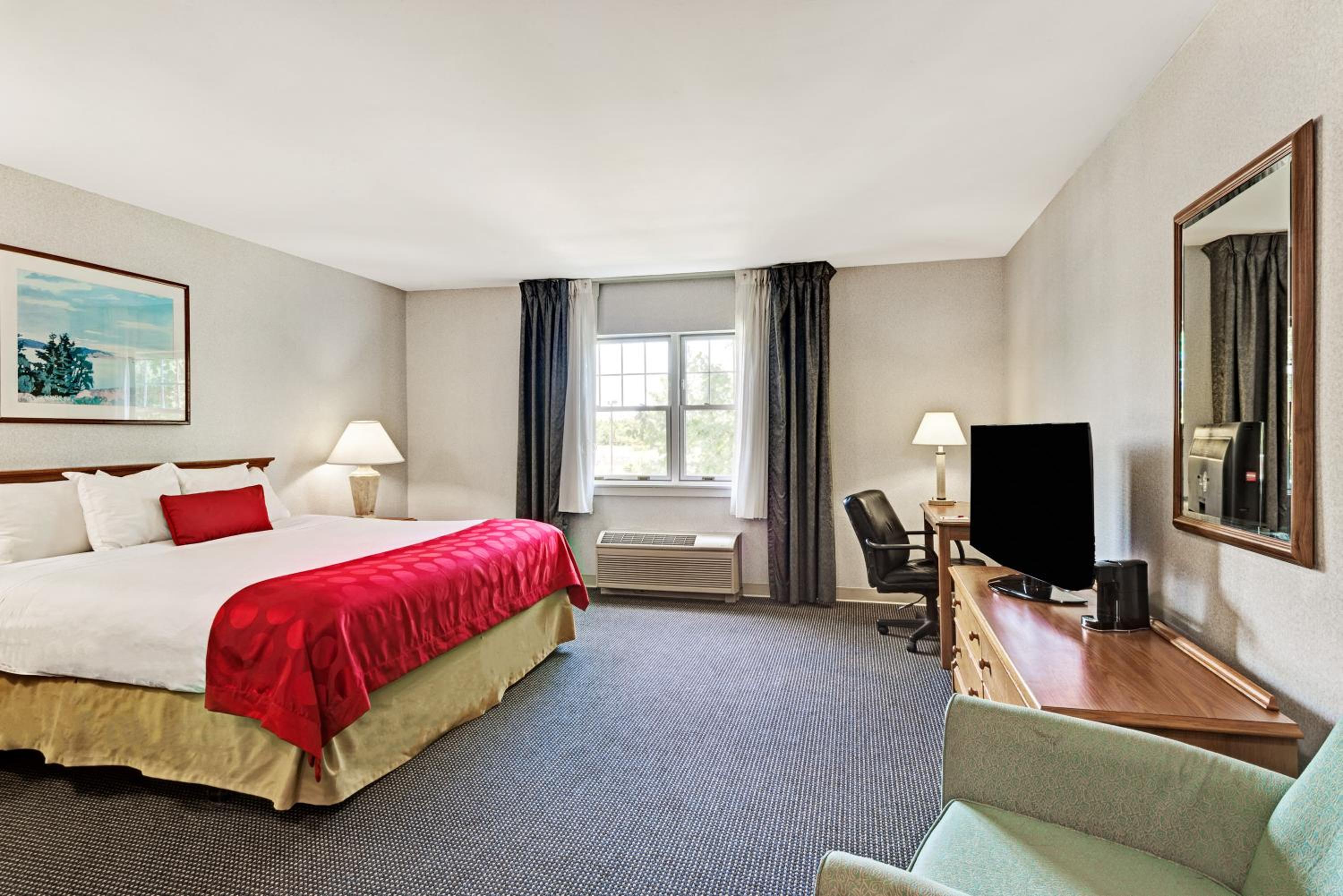 King Room - Non-Smoking - Photo 5