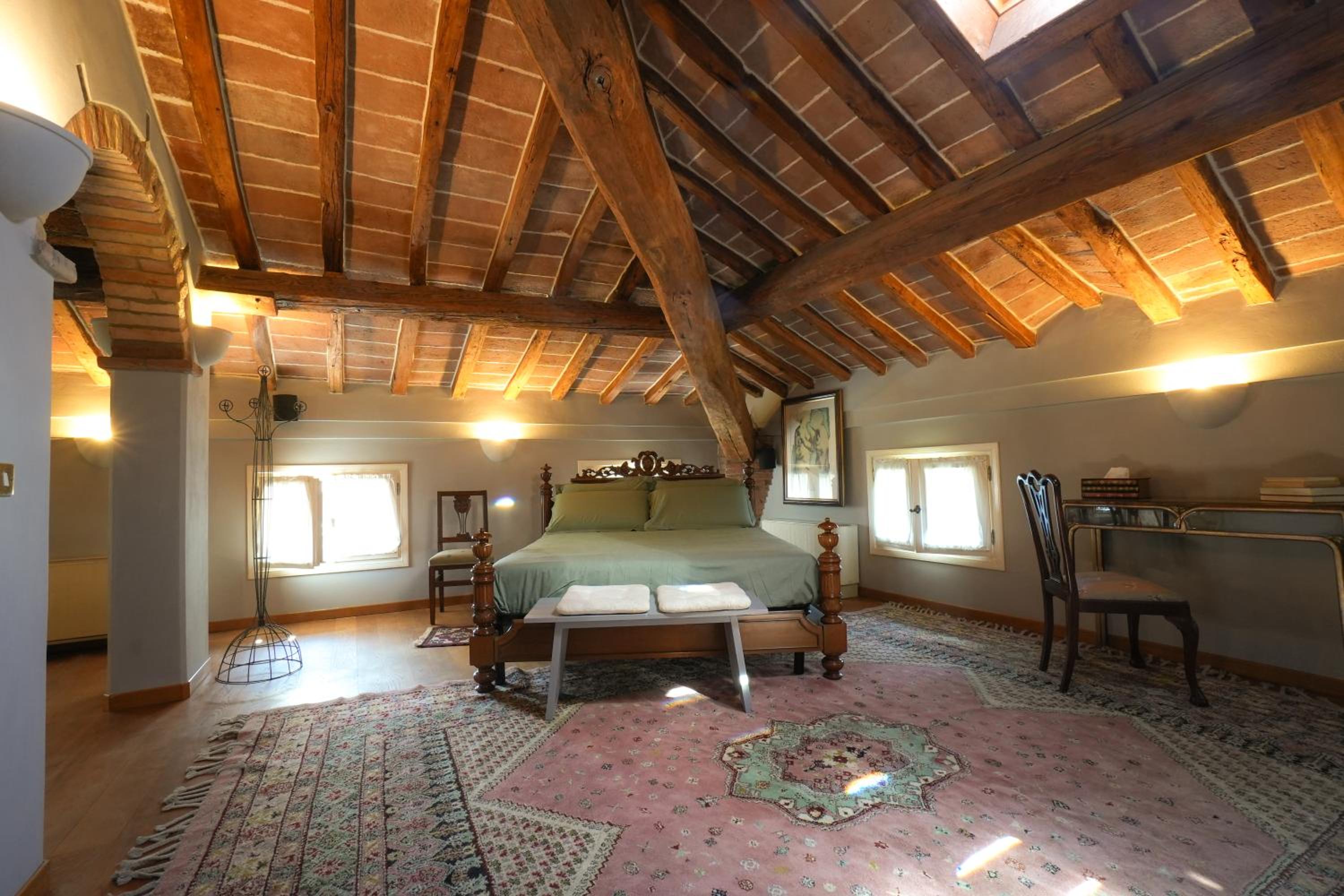 One-bedroom Loft Apartment 