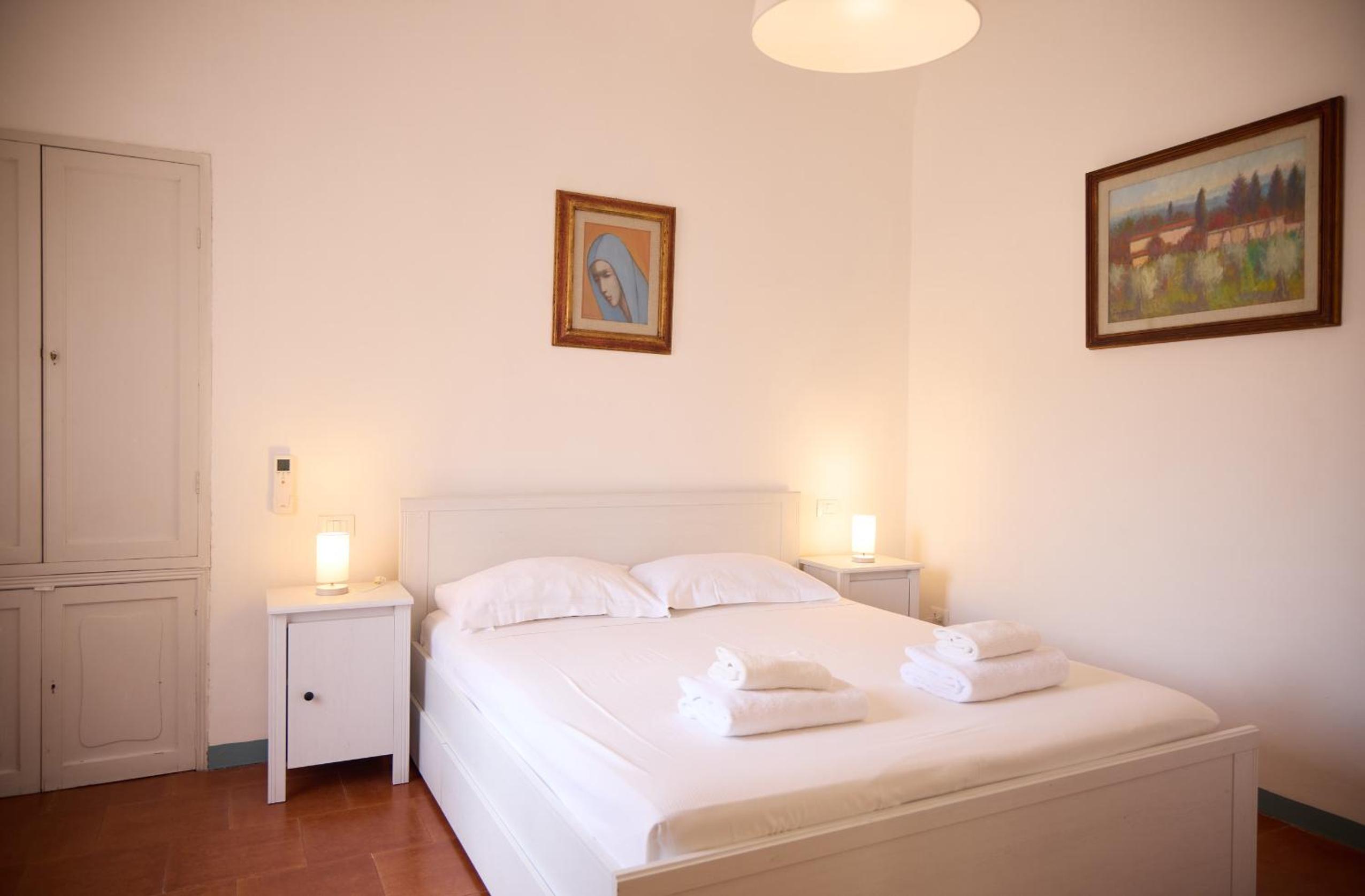 One-Bedroom Apartment with Balcony