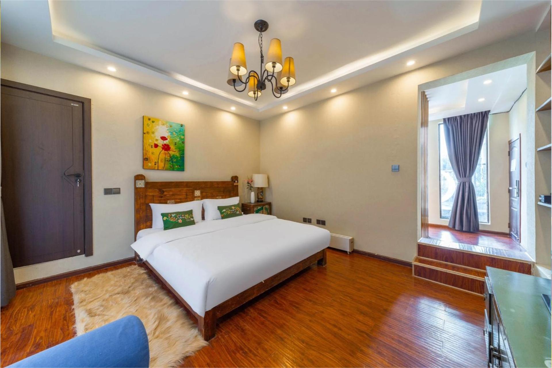 Queen Suite photo 1