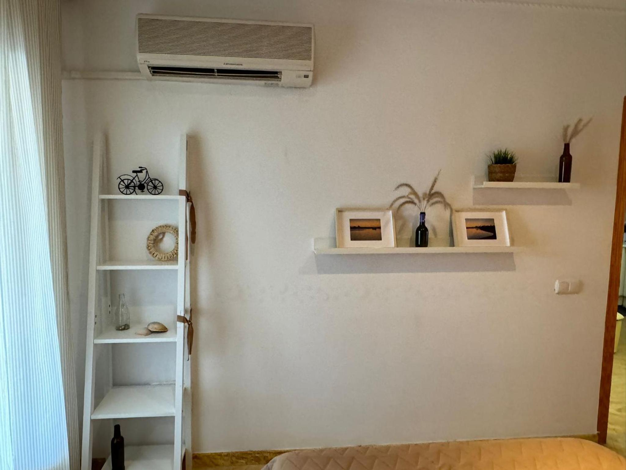One-Bedroom Apartment photo 3