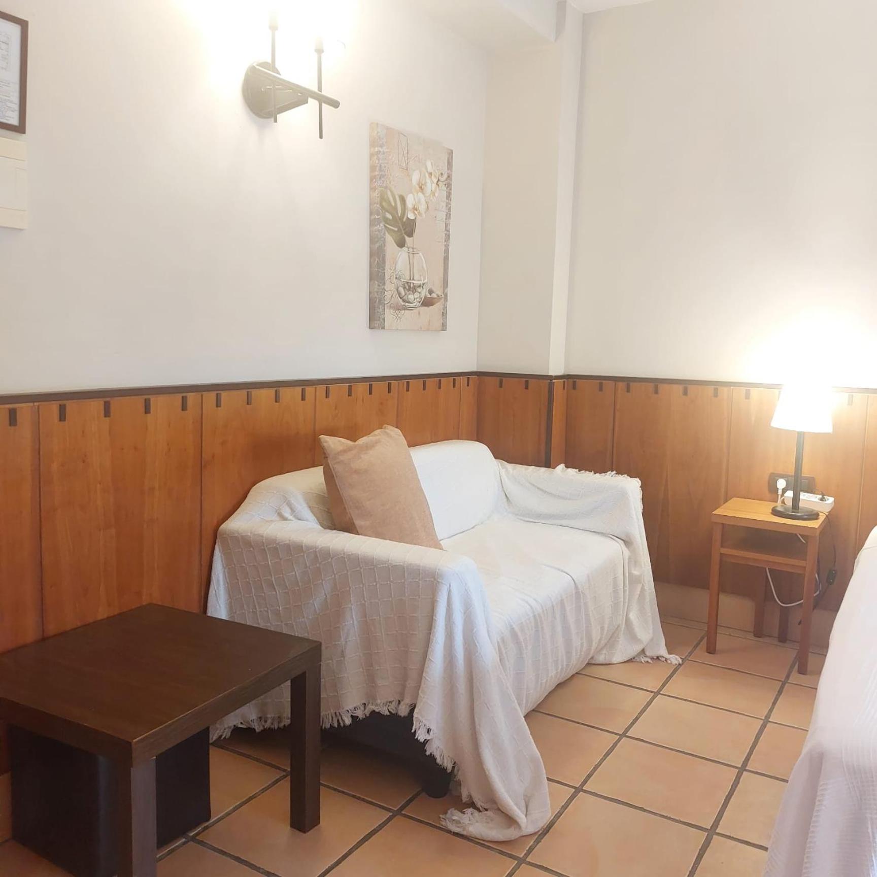 Deluxe Double Room with Balcony photo 2