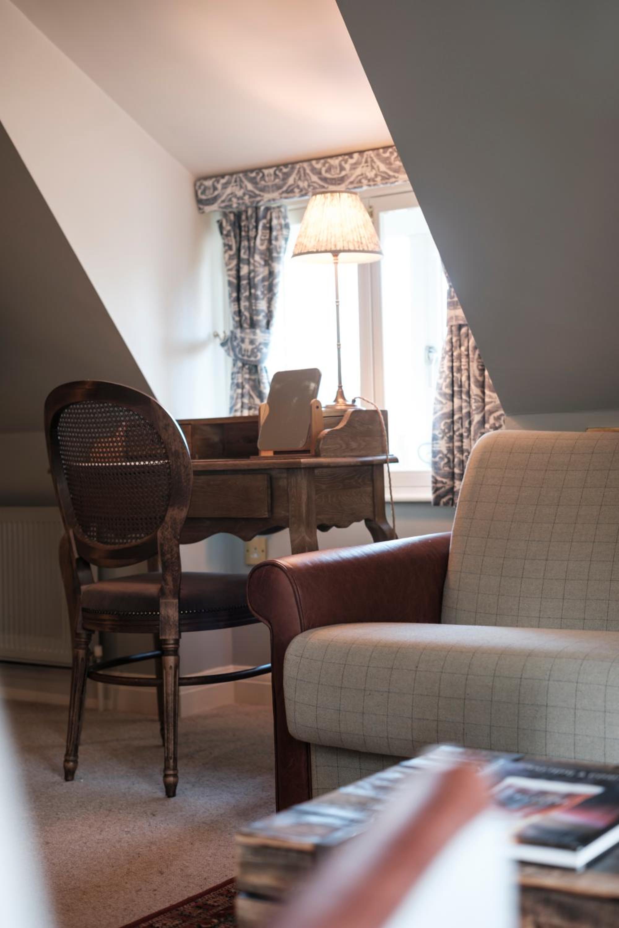 Superior Family Room photo 3