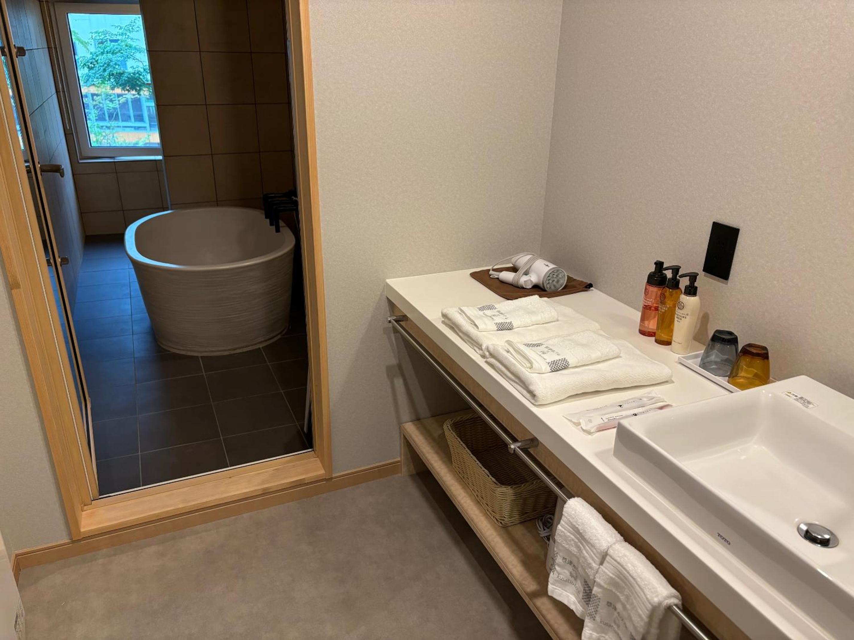 Large Japanese Style Room Two Beds with Hot Spring Bath - Photo 6