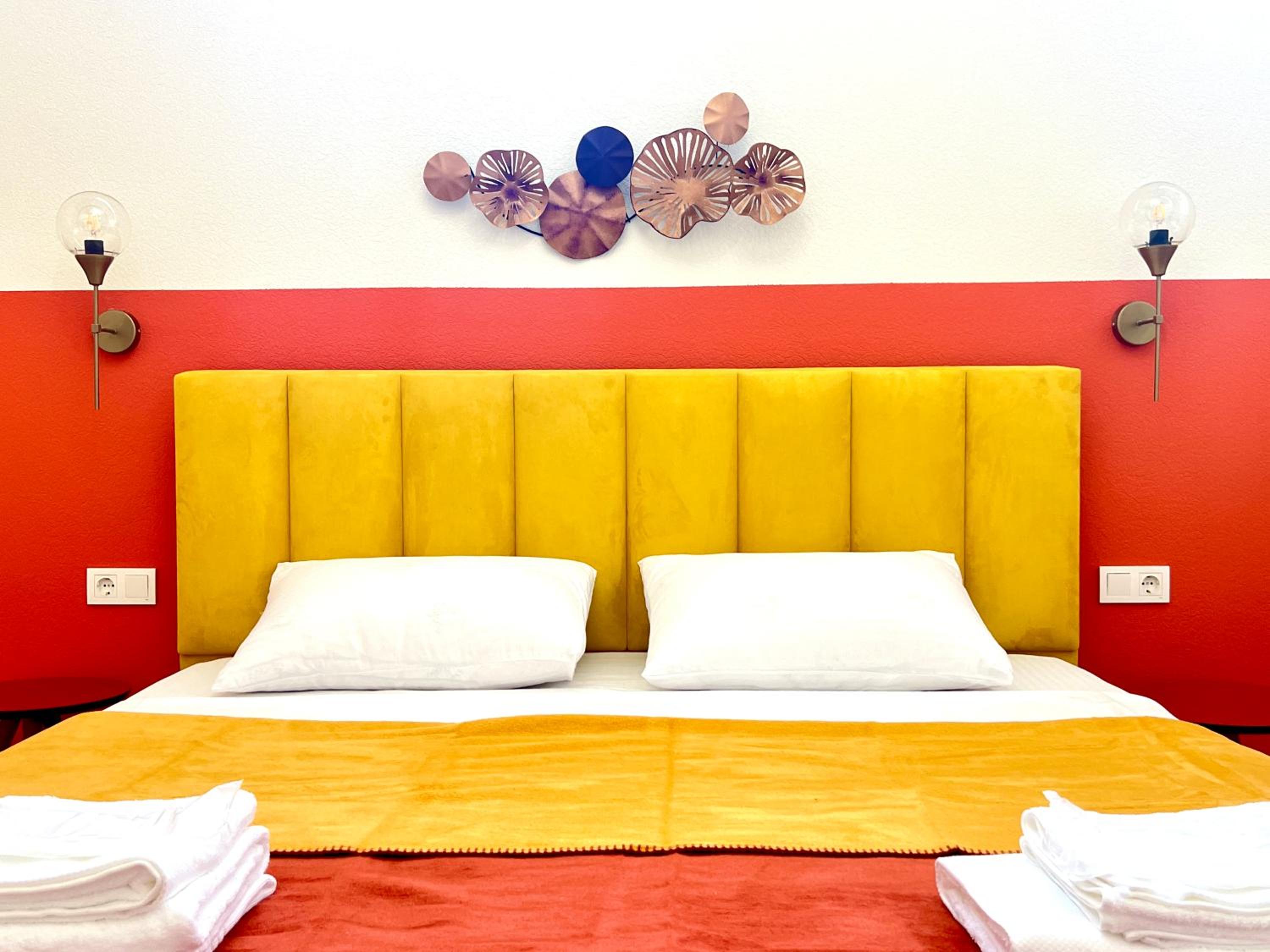 King Studio with Sofa Bed