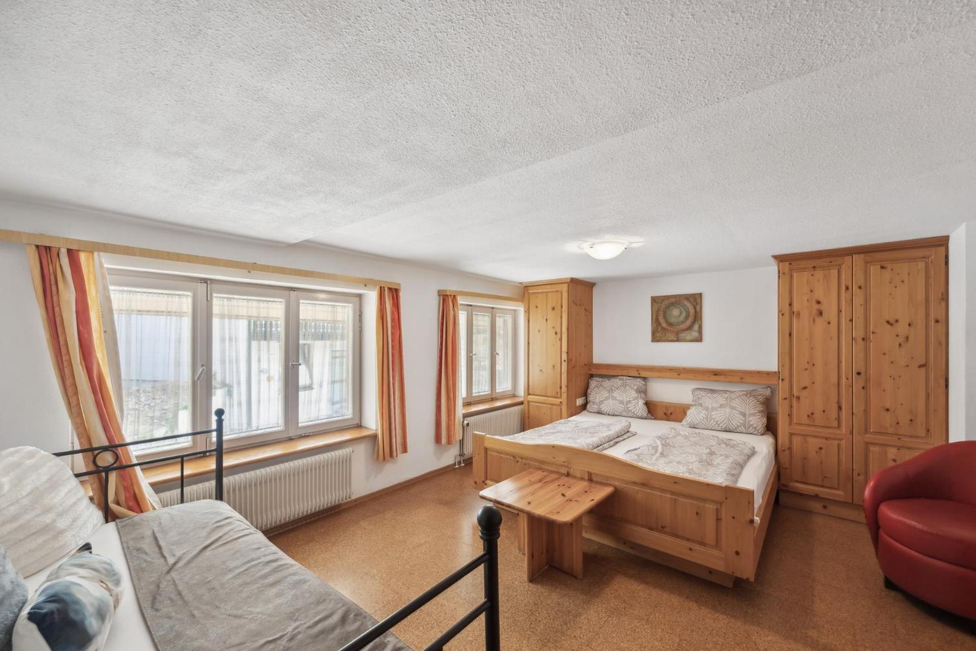 Deluxe Room (2 Adults + 1 Child) photo 1