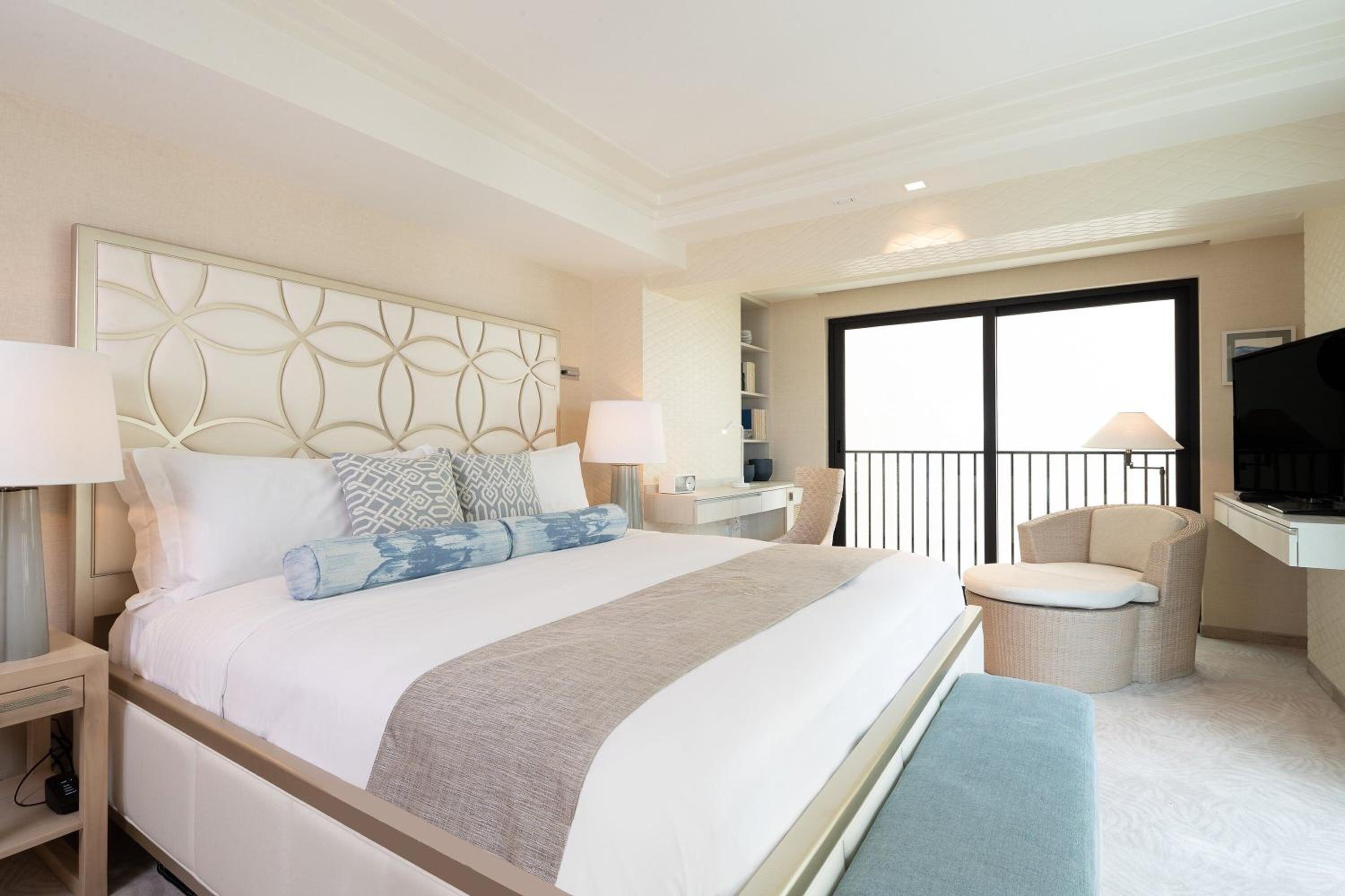 Oceanfront Sapphire Suite - 2 Bedroom Plus Den - Photo 5