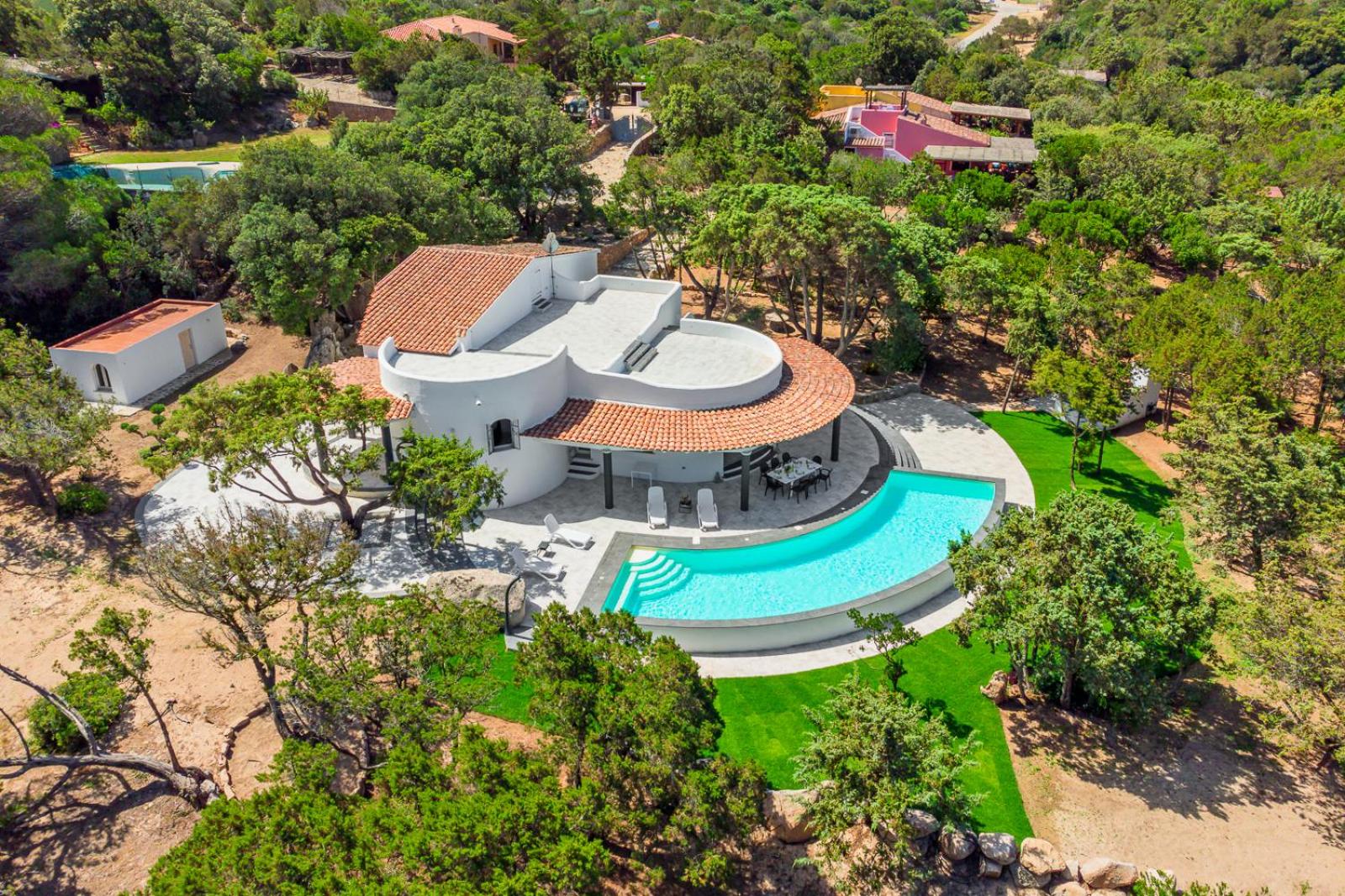 Villa photo 1