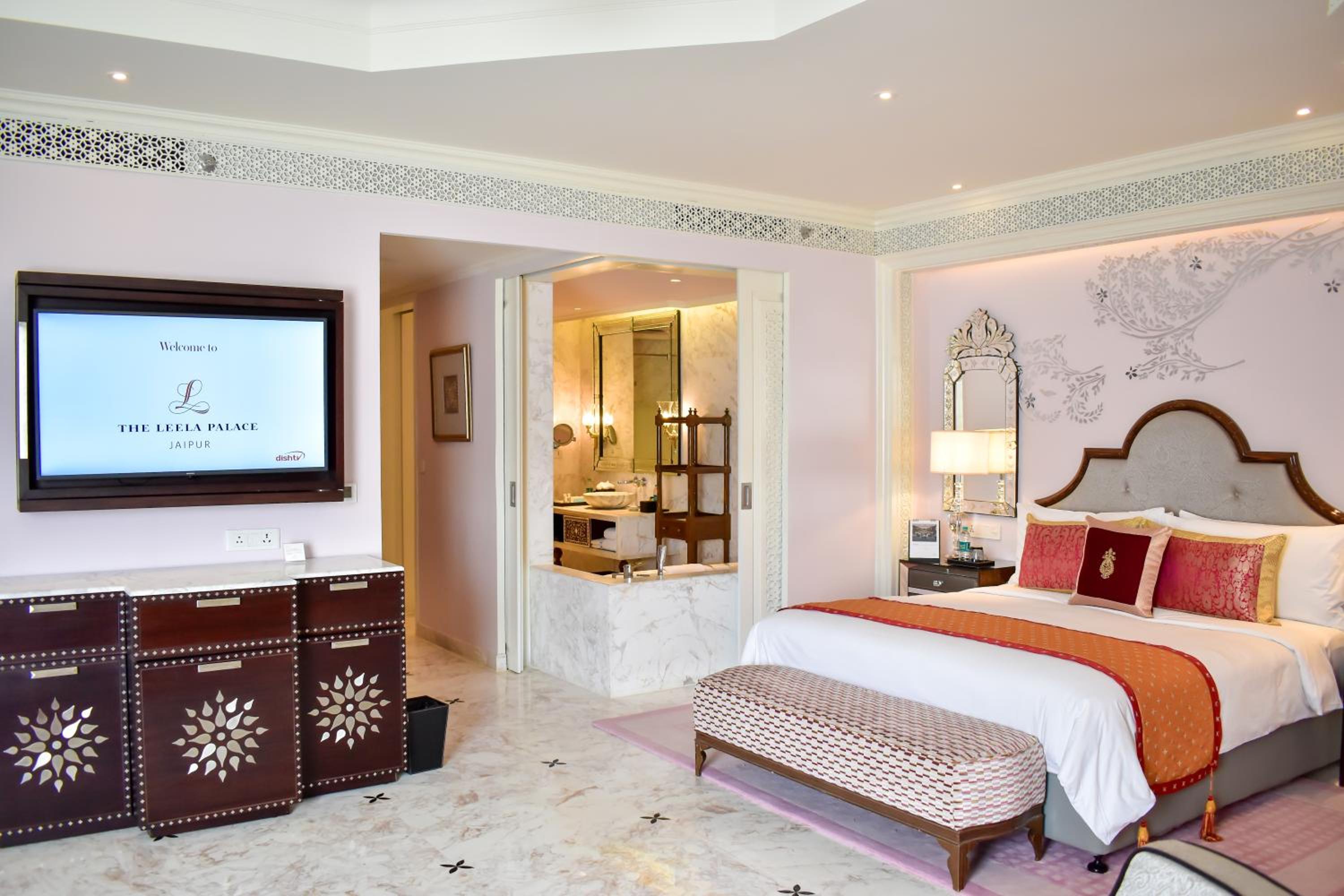 Palace Suite photo 2