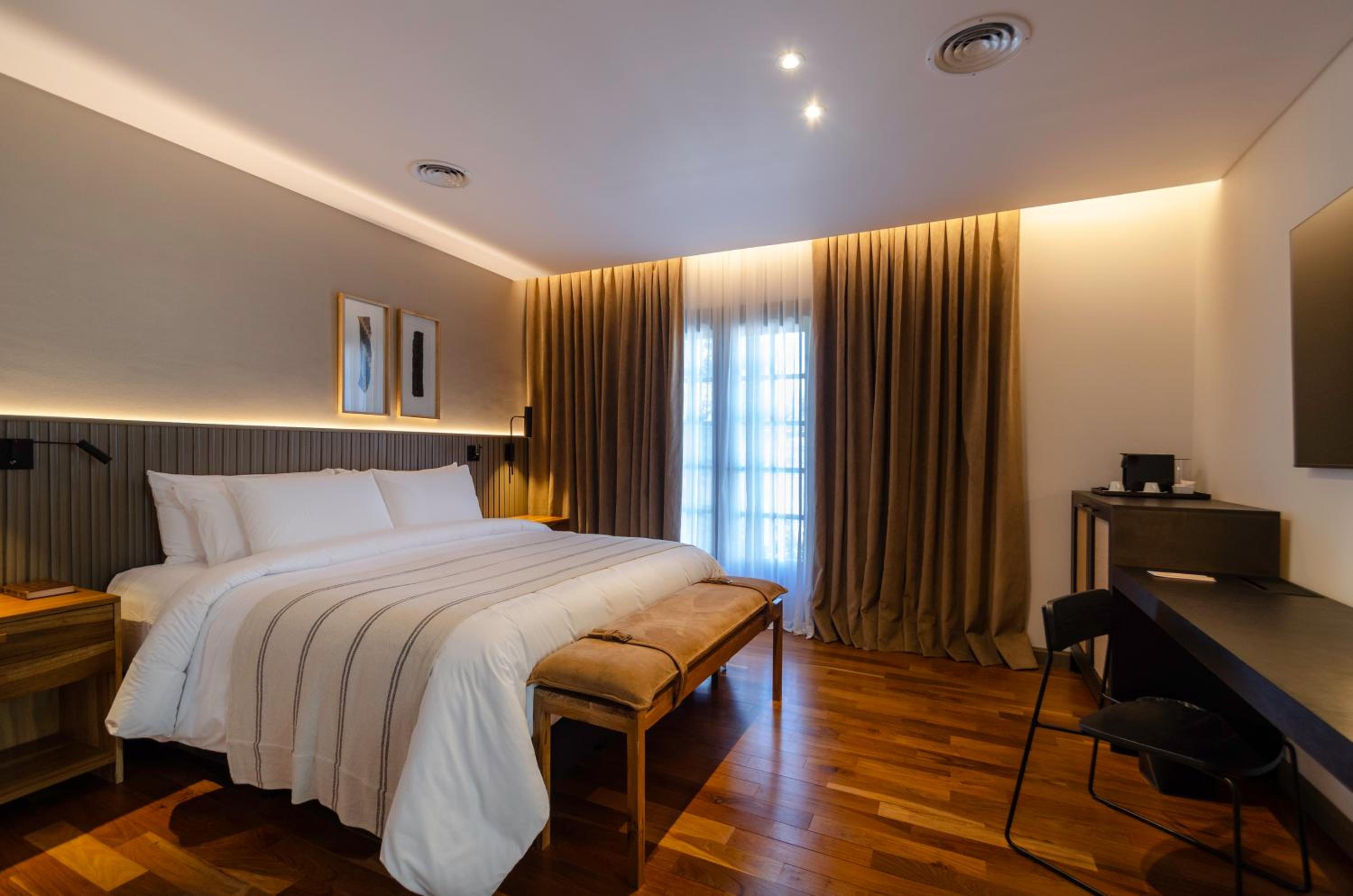 Deluxe Double Room with Balcony photo 1