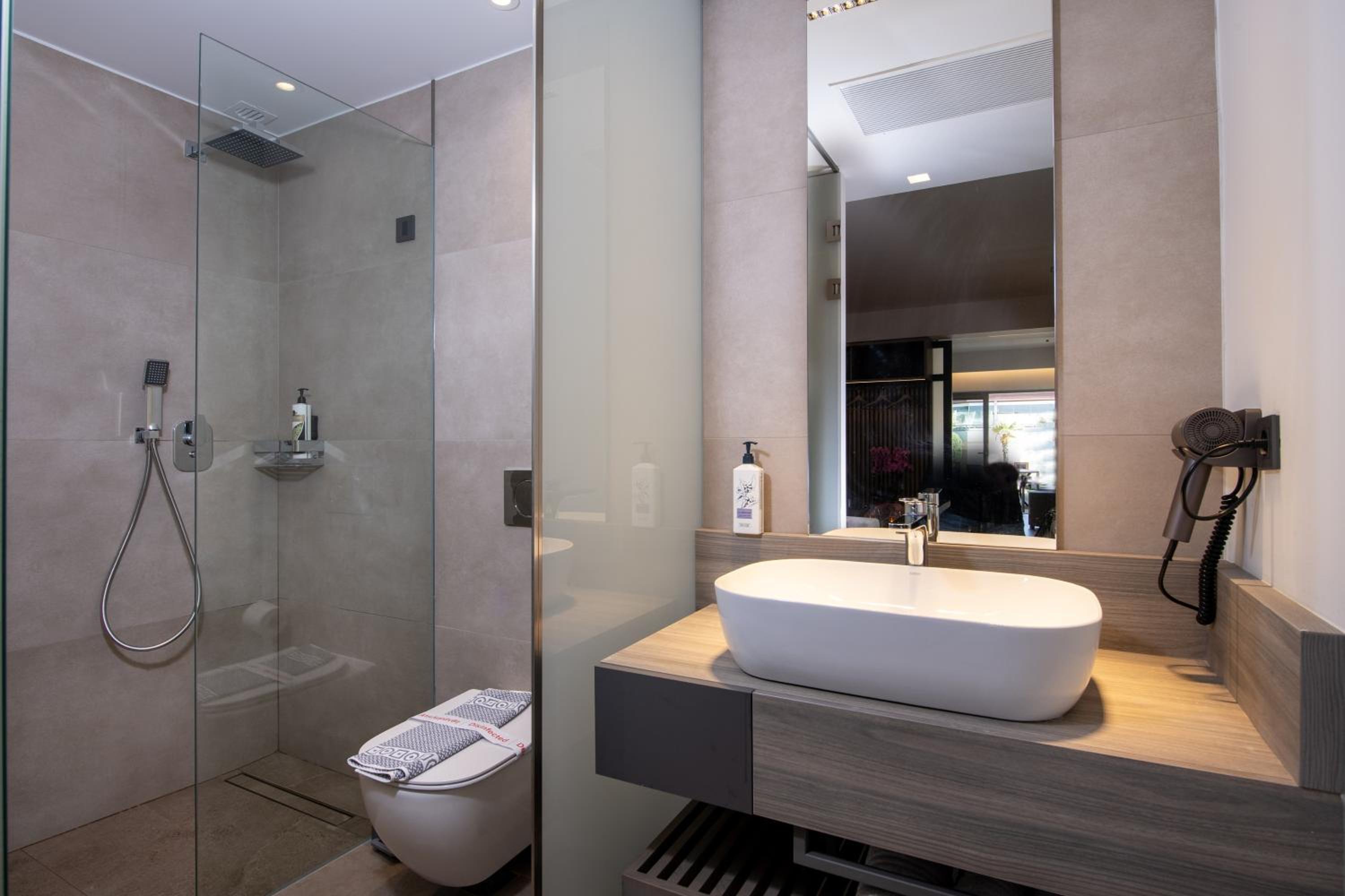 Suite with Private Pool photo 3