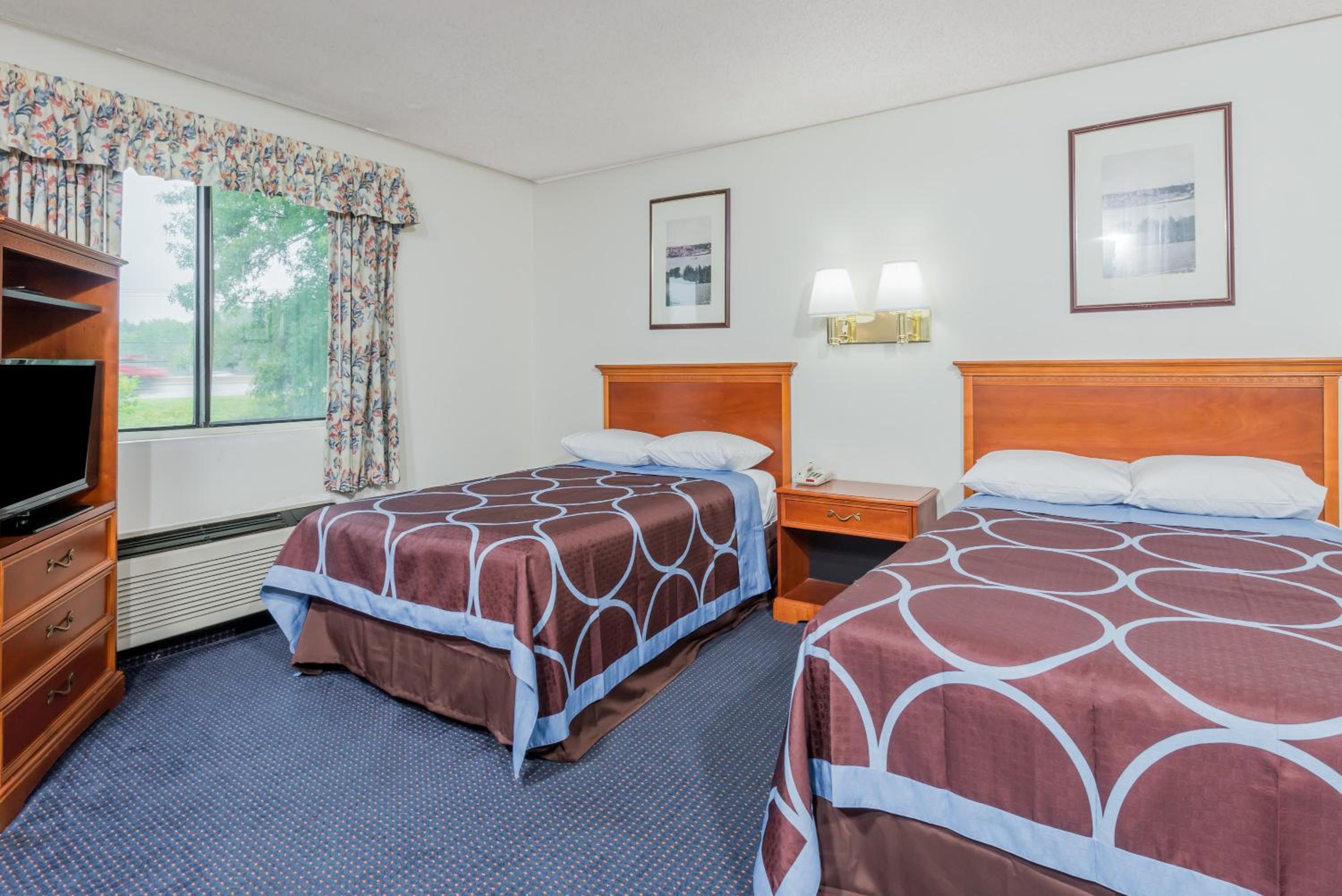 Deluxe Double Room with Two Double Beds - Non-Smoking photo 1