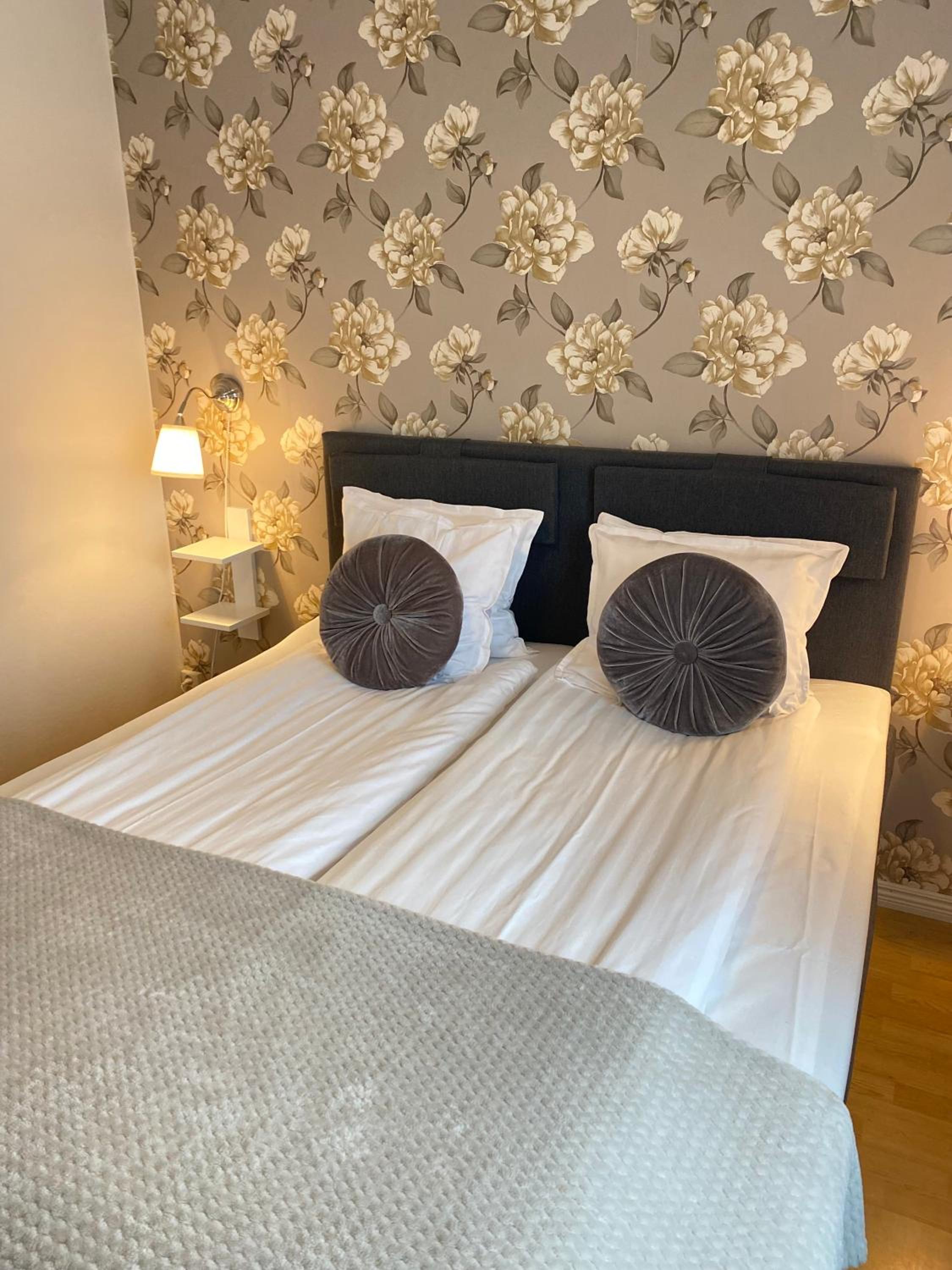 Double Room - Photo 9