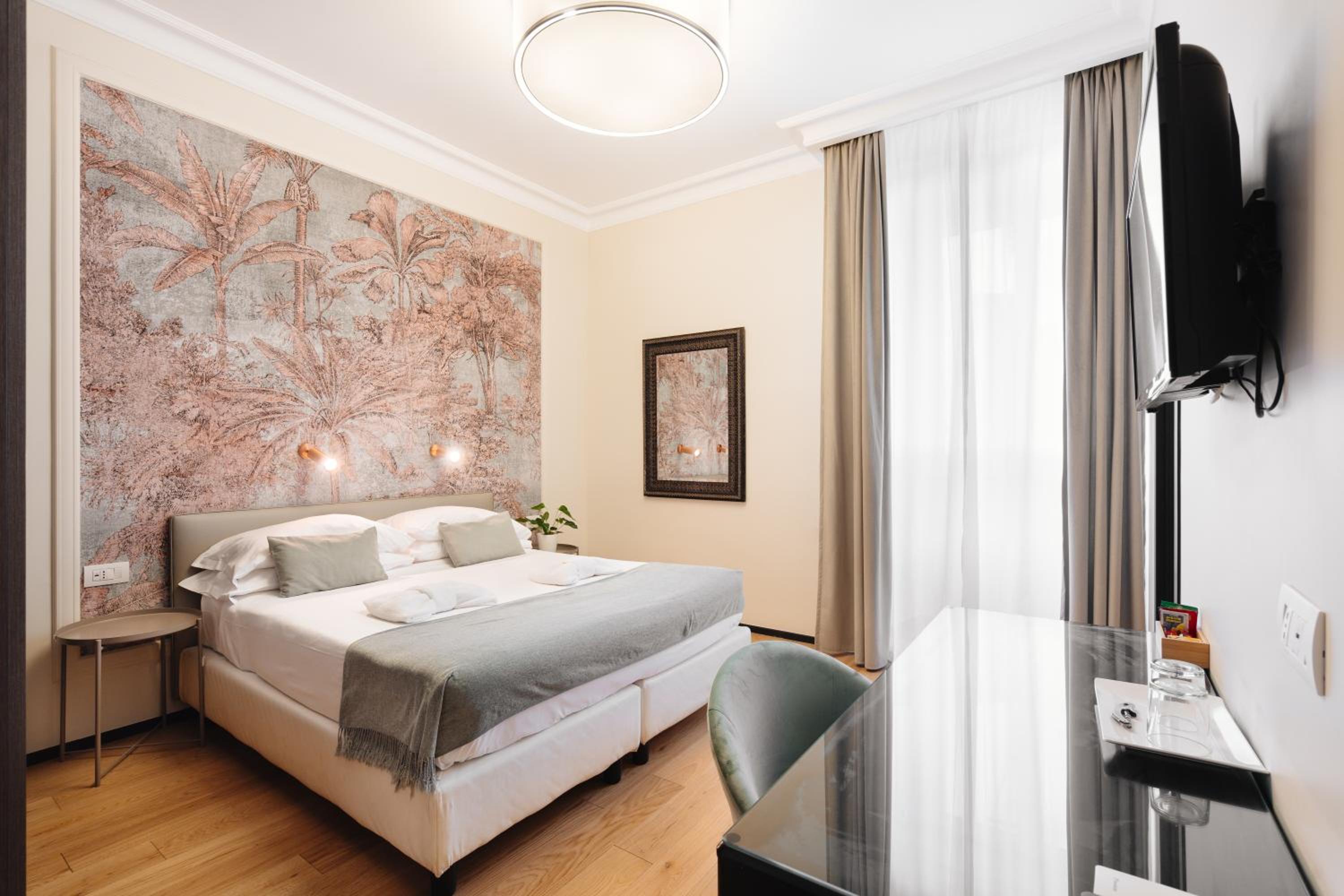 Standard Queen Room photo 2