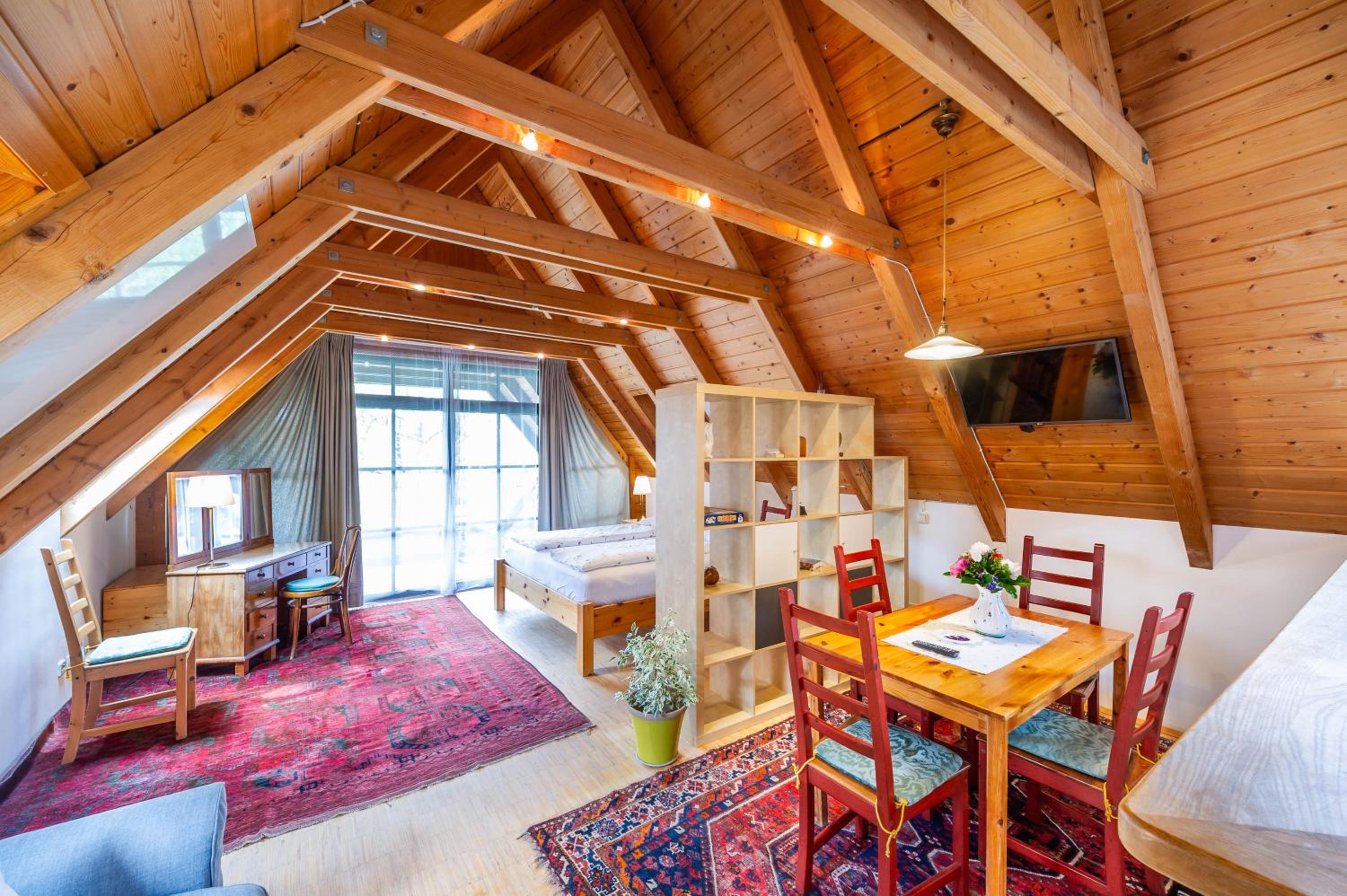 Studio Apartment - Photo 4