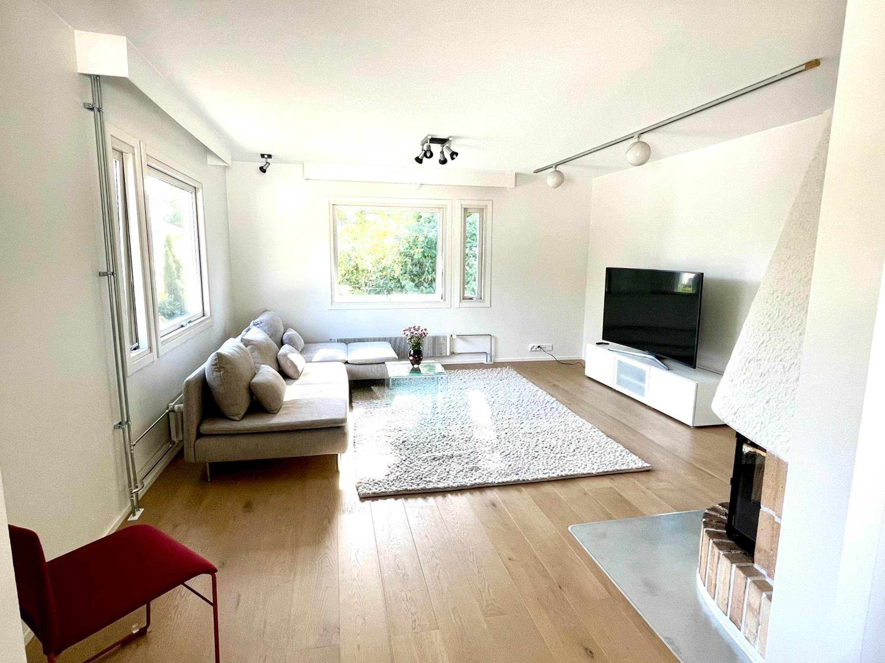 Villa photo 1