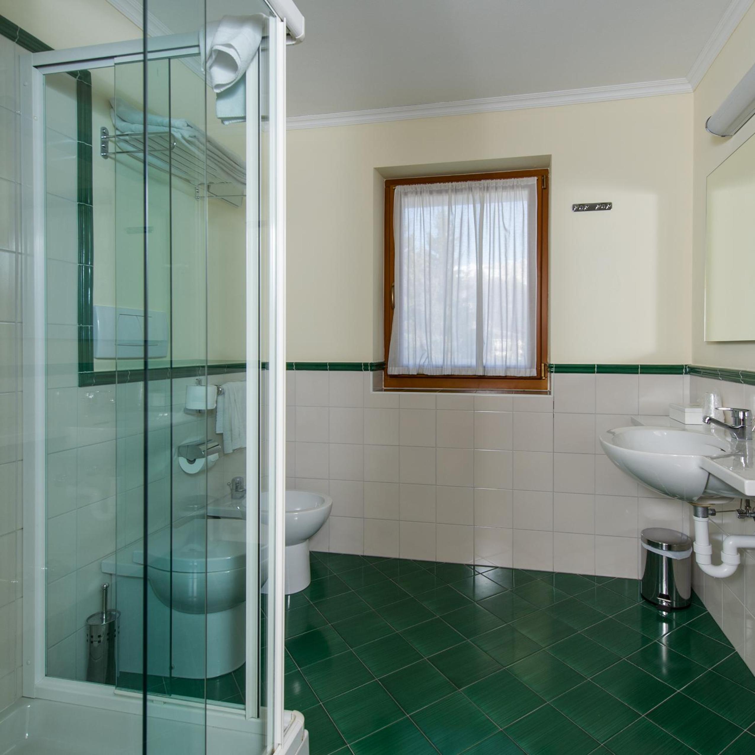 Standard Triple Room photo 2
