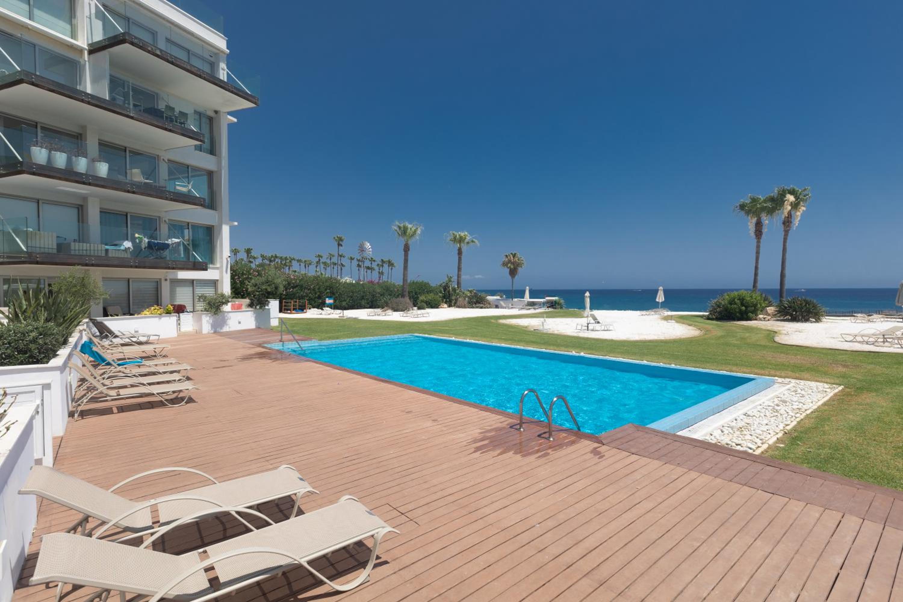 Apartment with Sea View photo 2