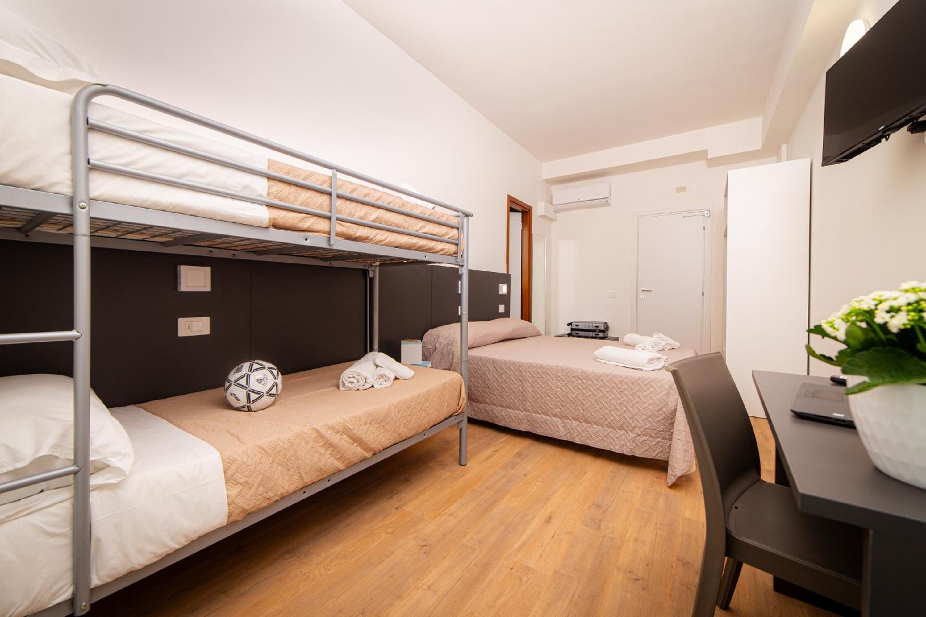 Quadruple Room photo 2