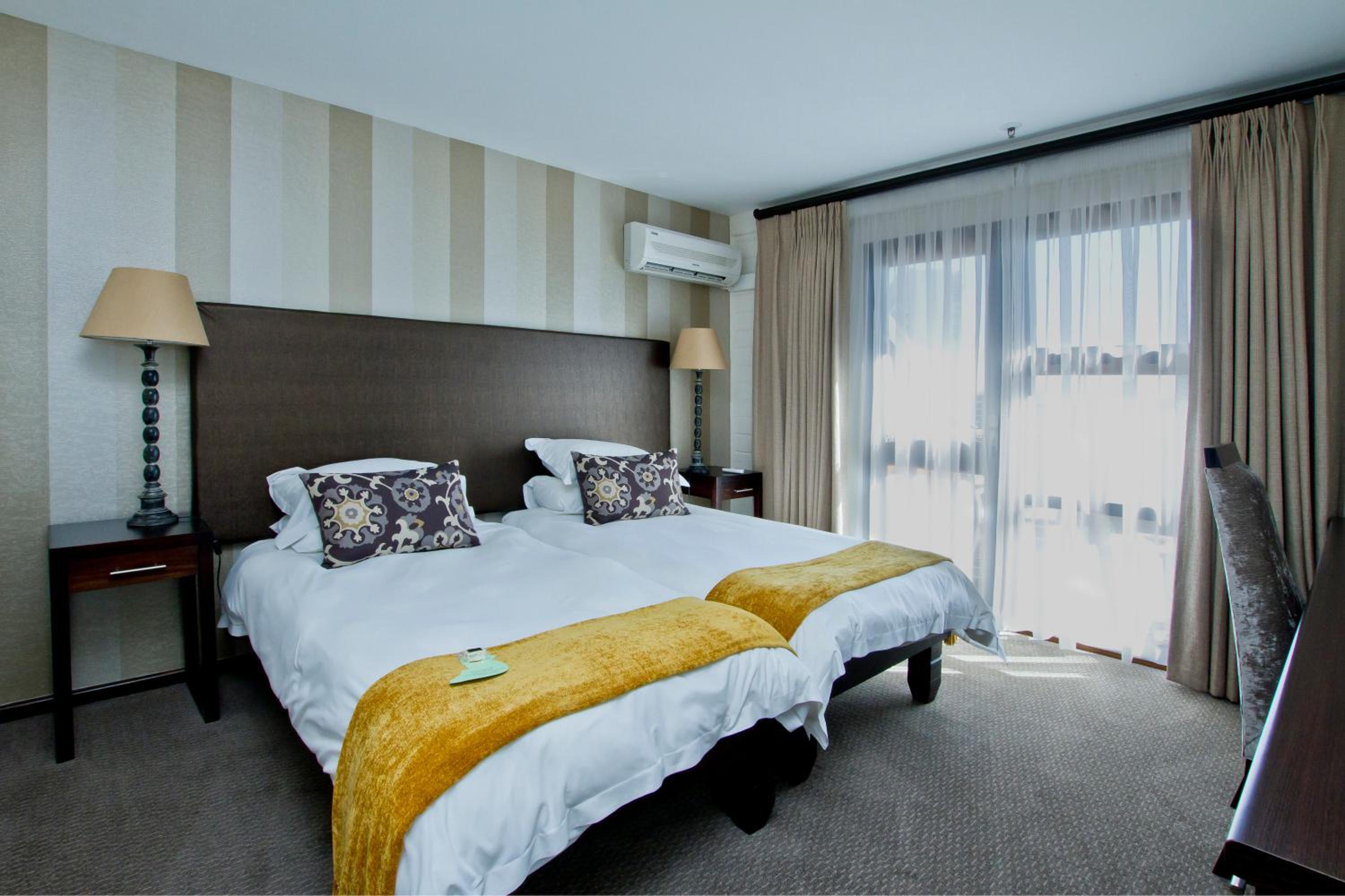 Standard Twin Room Non-Sea facing - Photo 7