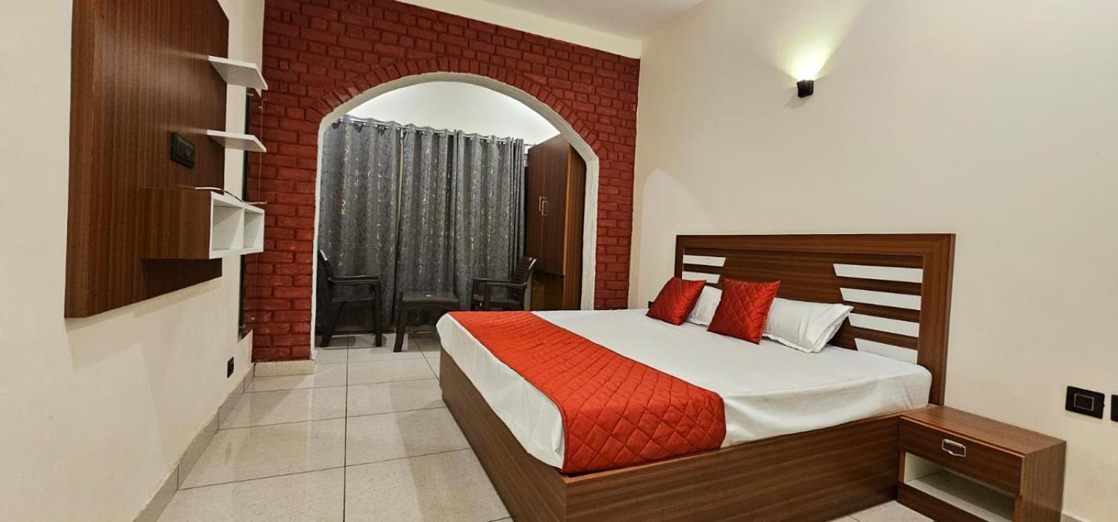 King Room with Mountain View - Photo 3