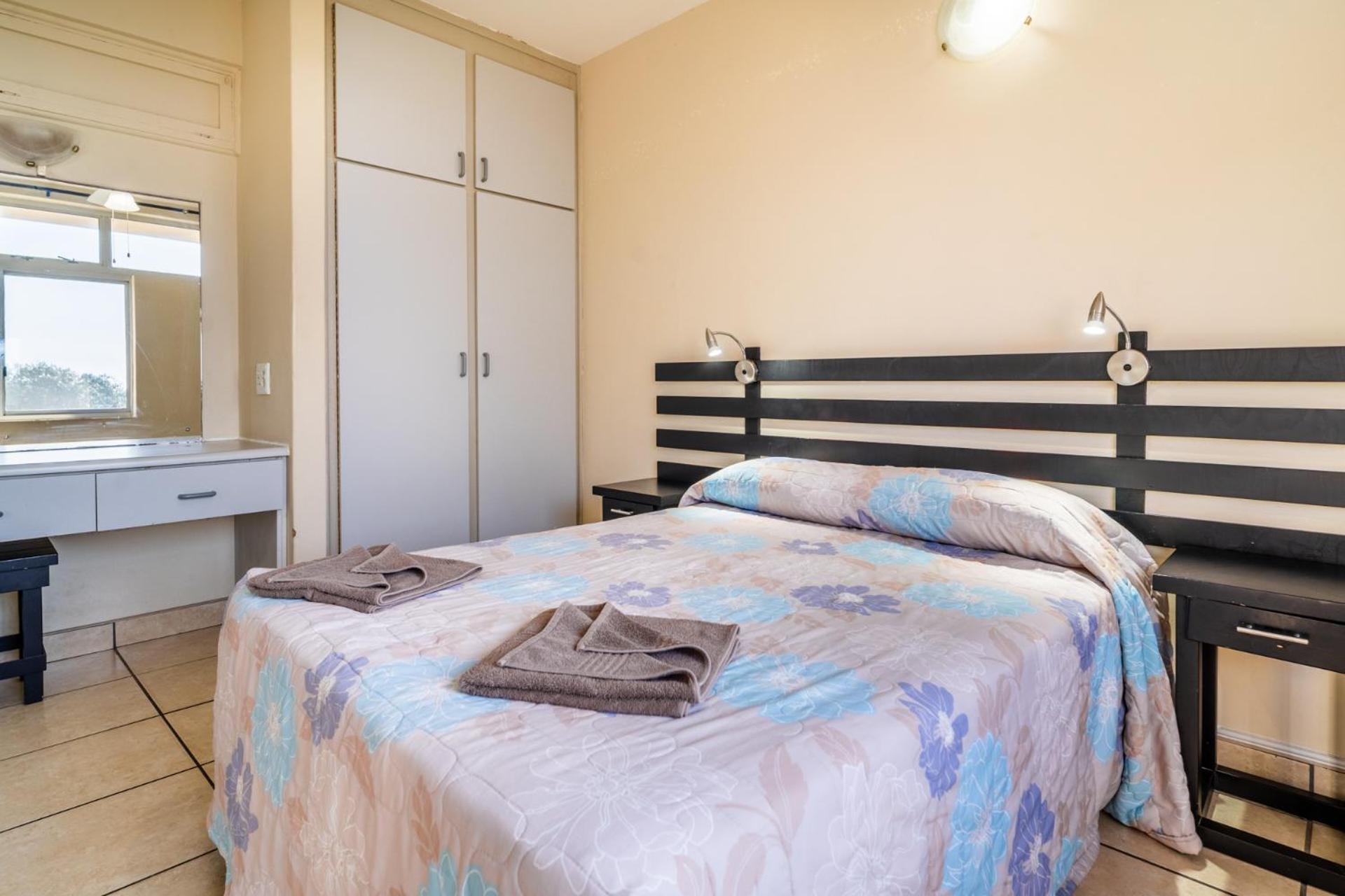 3 sleeper Flat (1 bedroom, shower only seaside) photo 2