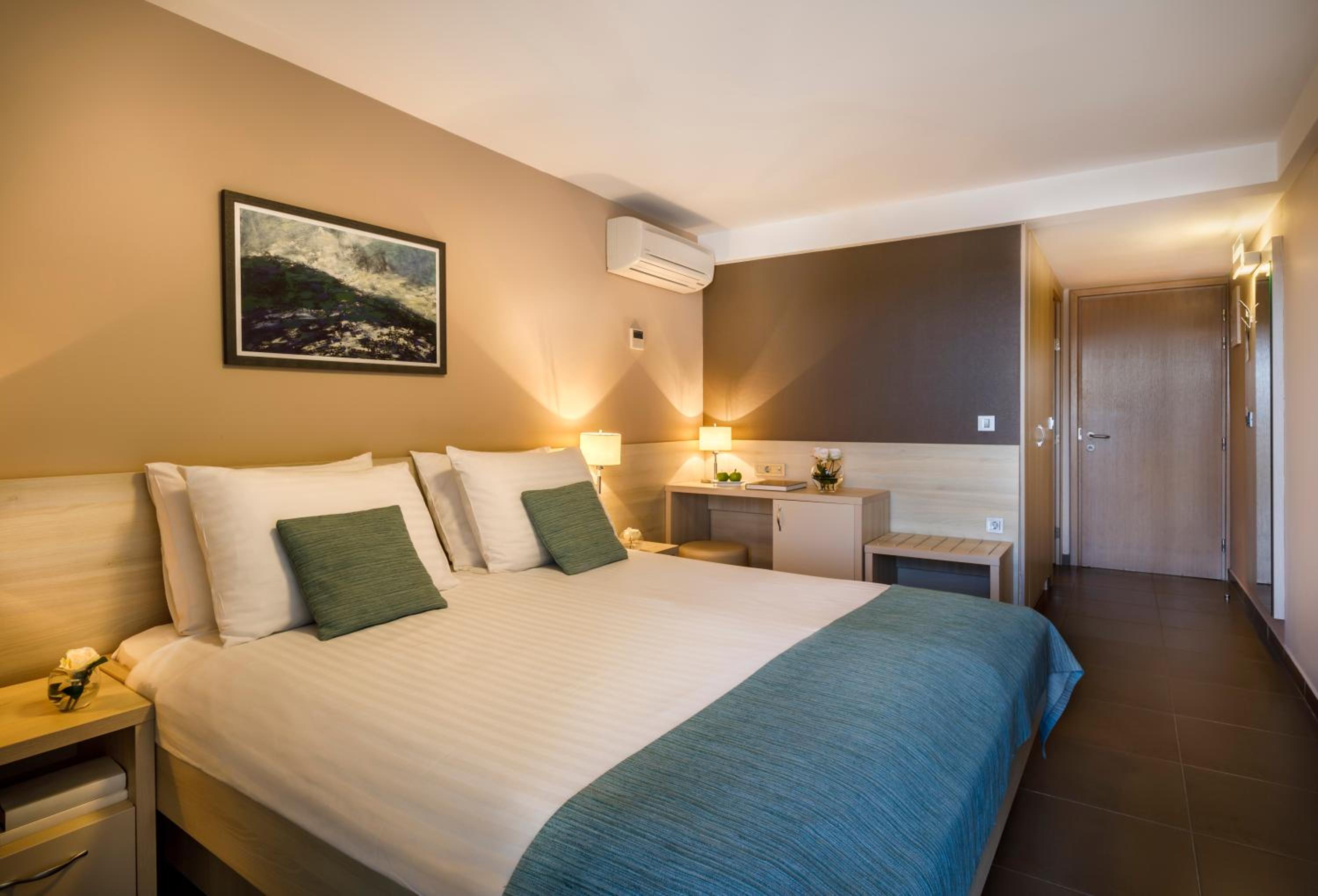 Room for 2 - Lopar Hotel - Photo 3