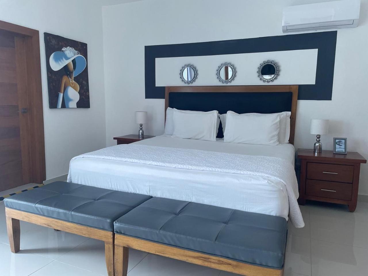 Superior King Room - Photo 5