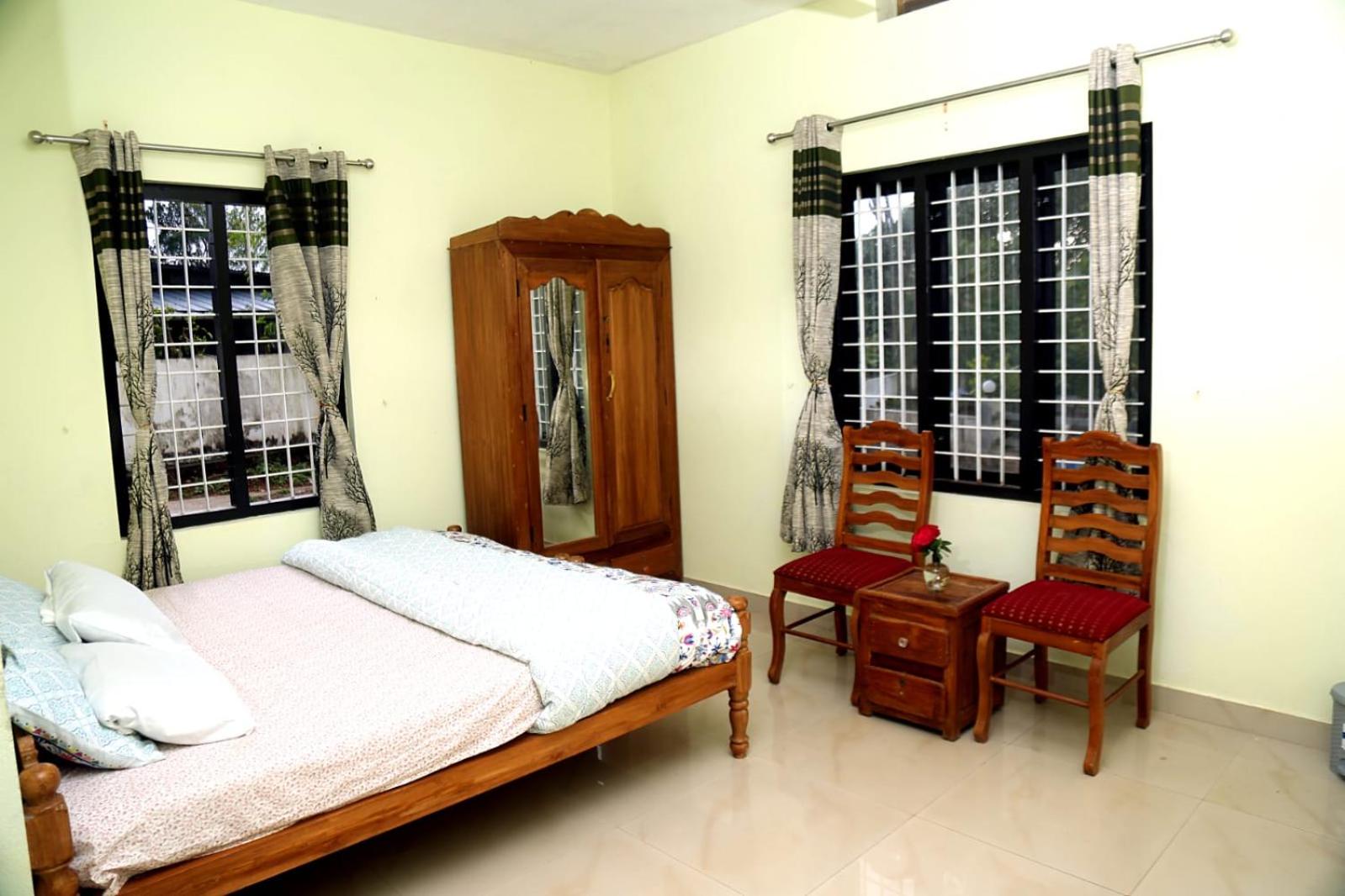 Deluxe Double Room with Bath photo 3