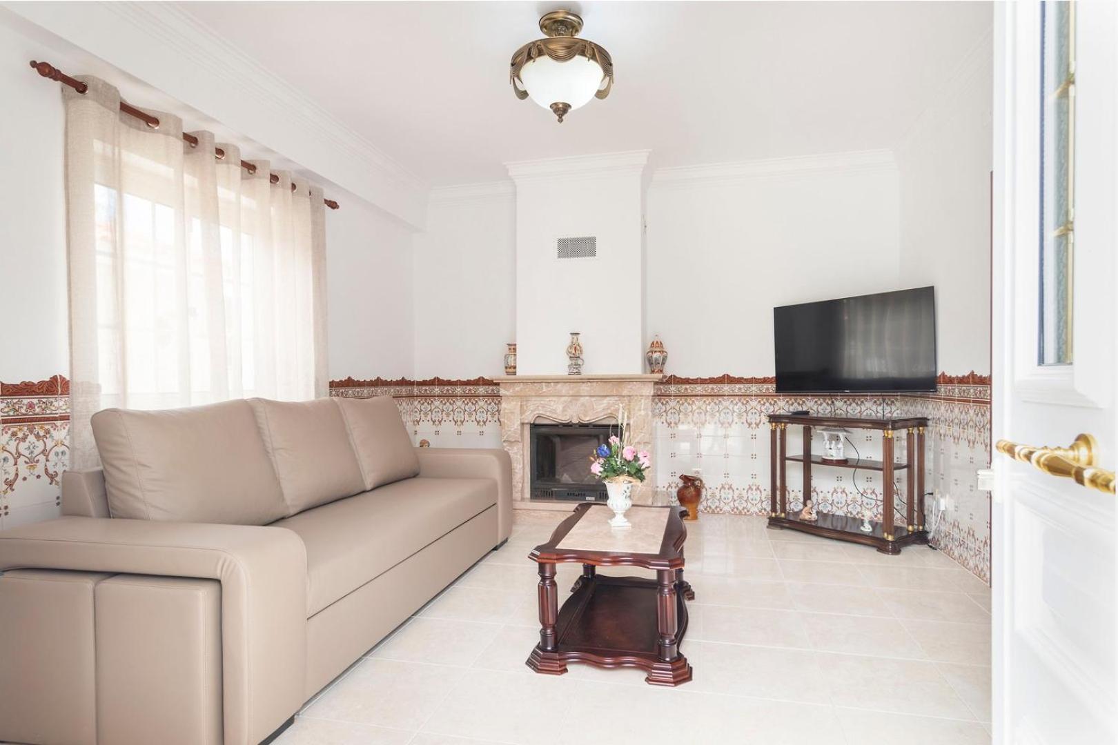 One-Bedroom House photo 1