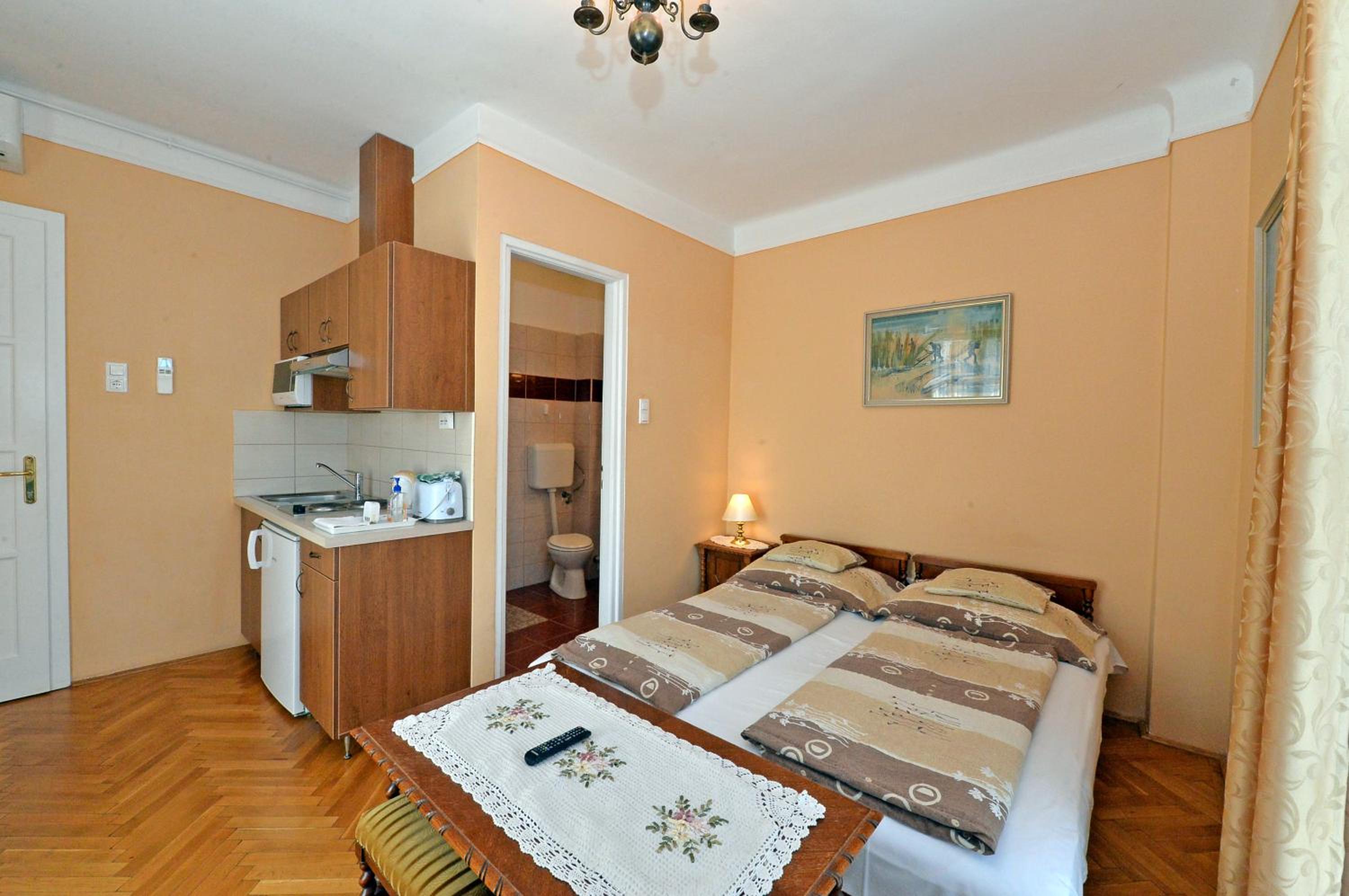 Studio Apartment photo 3