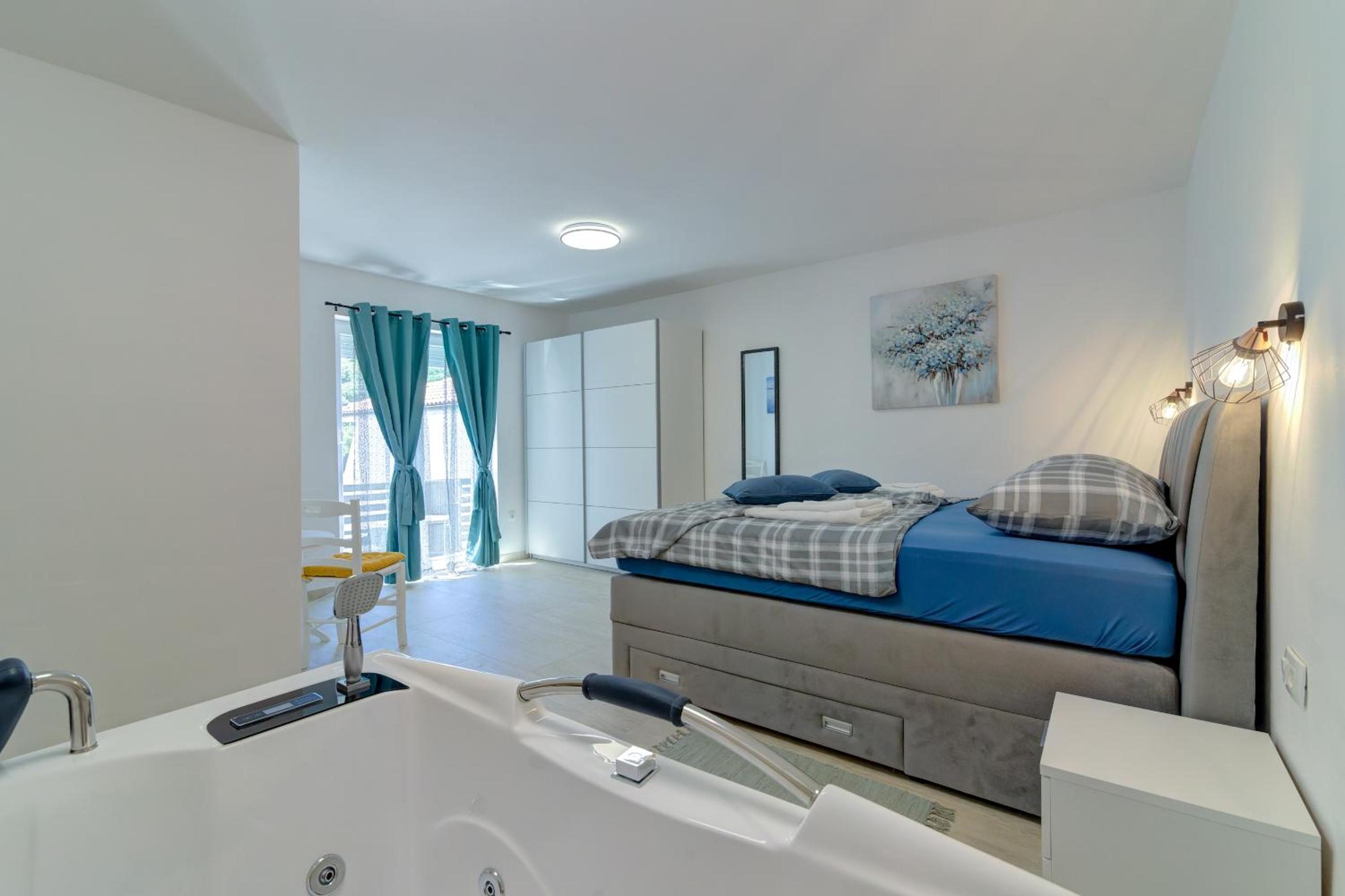 One-Bedroom Apartment with Spa Bath photo 3