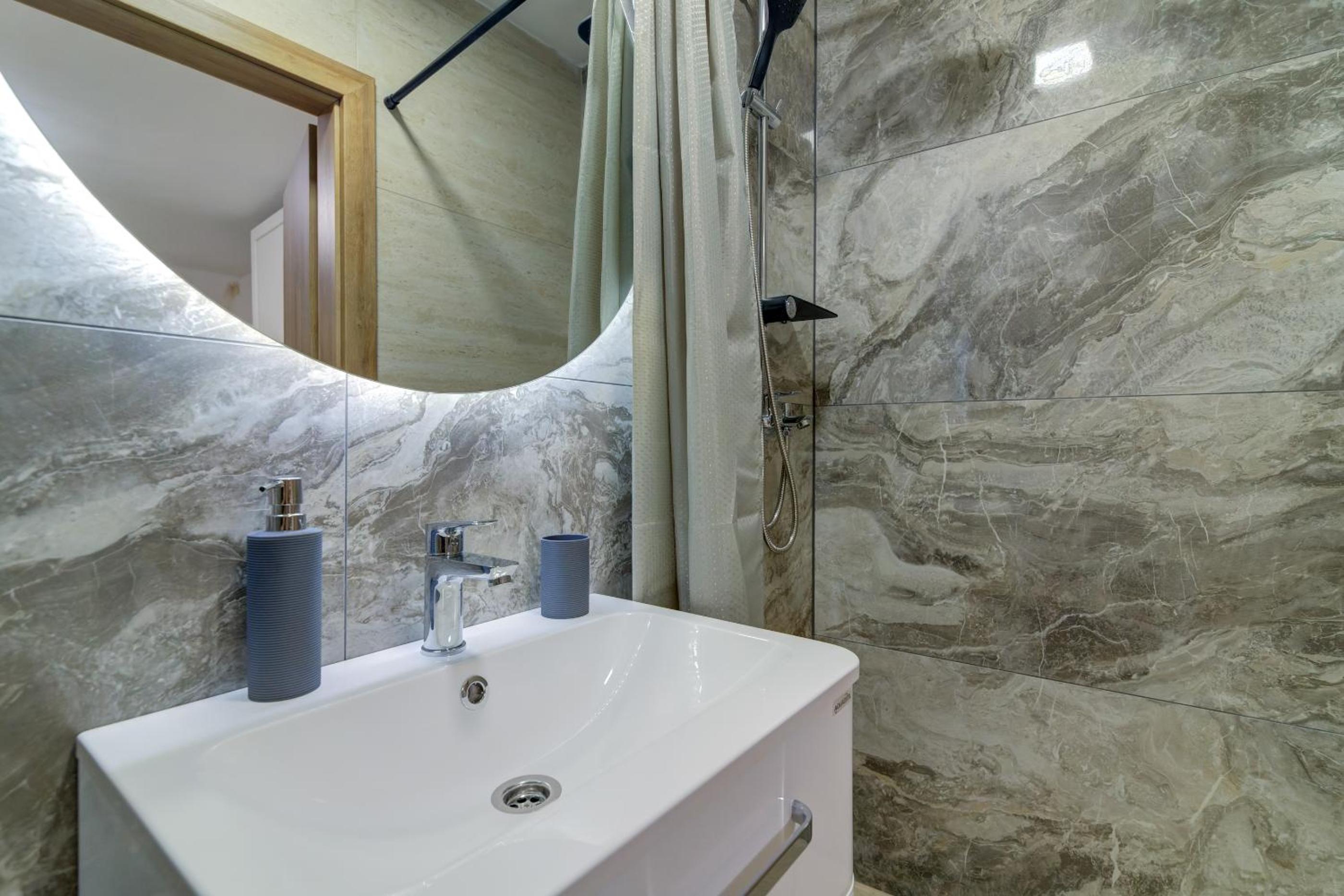 One-Bedroom Apartment with Spa Bath photo 2