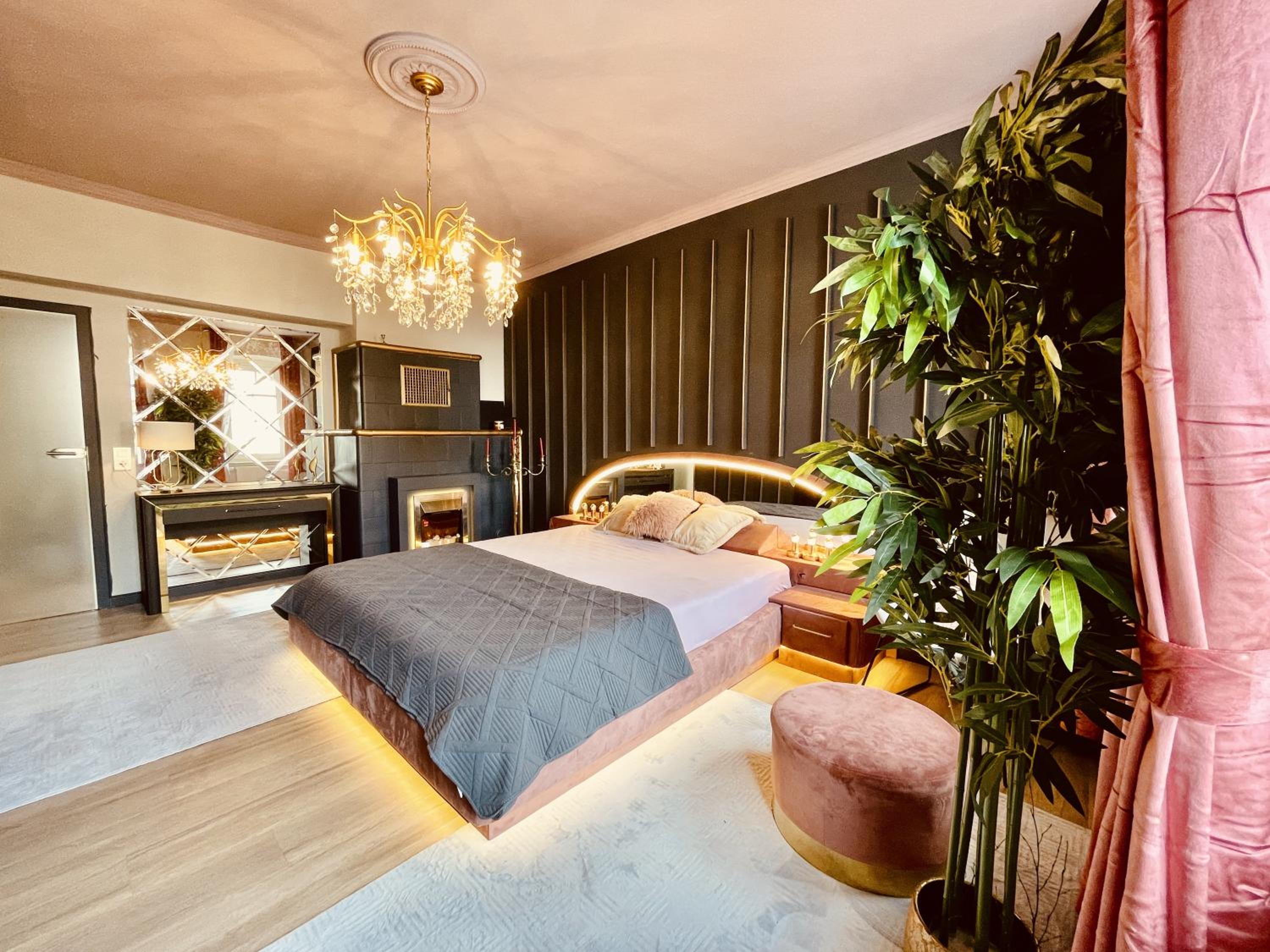 Two-Bedroom Deluxe Apartment with Balcony
