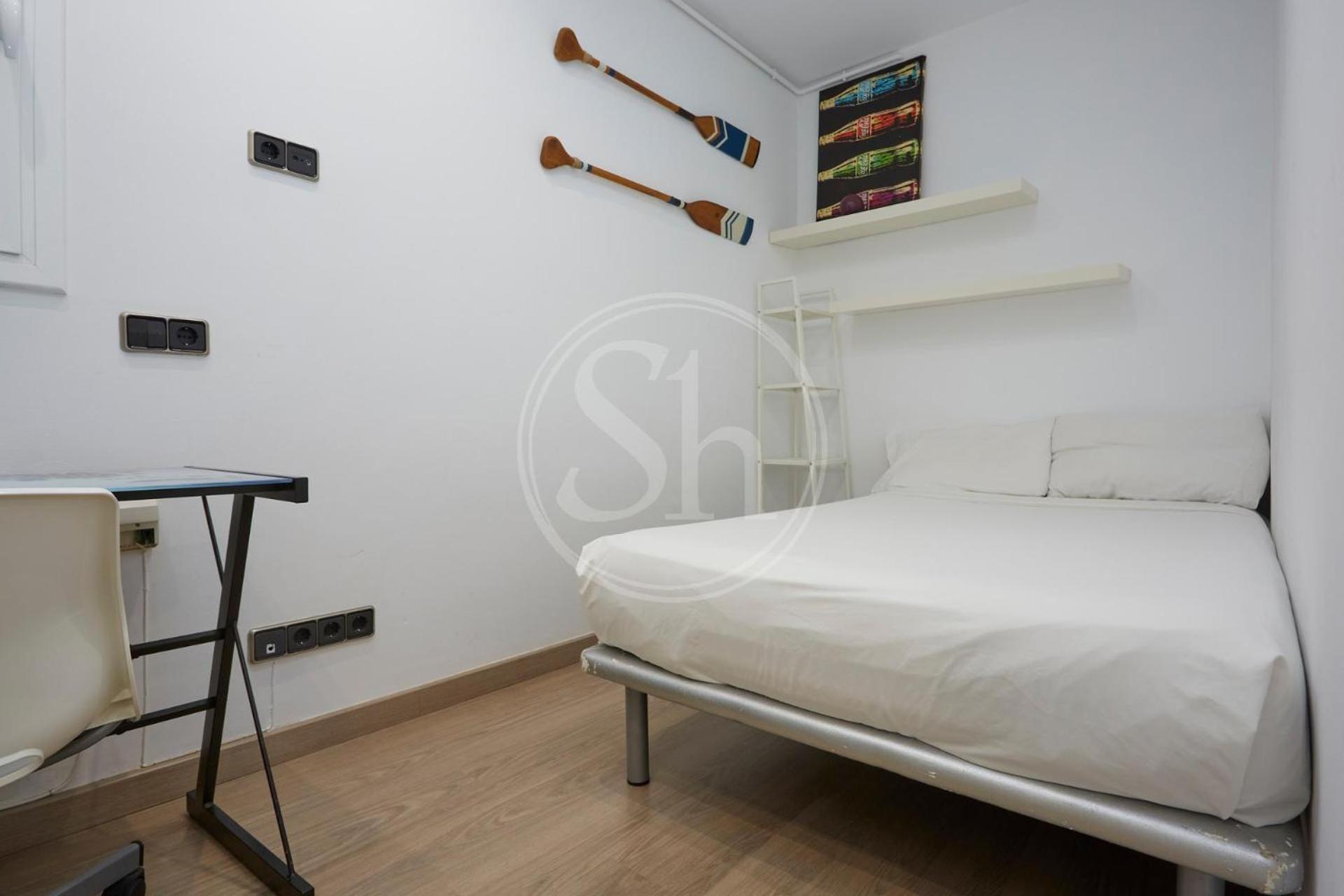 Three-Bedroom Apartment photo 2