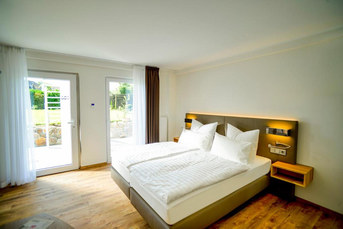 Double Room with Garden View - Photo 4