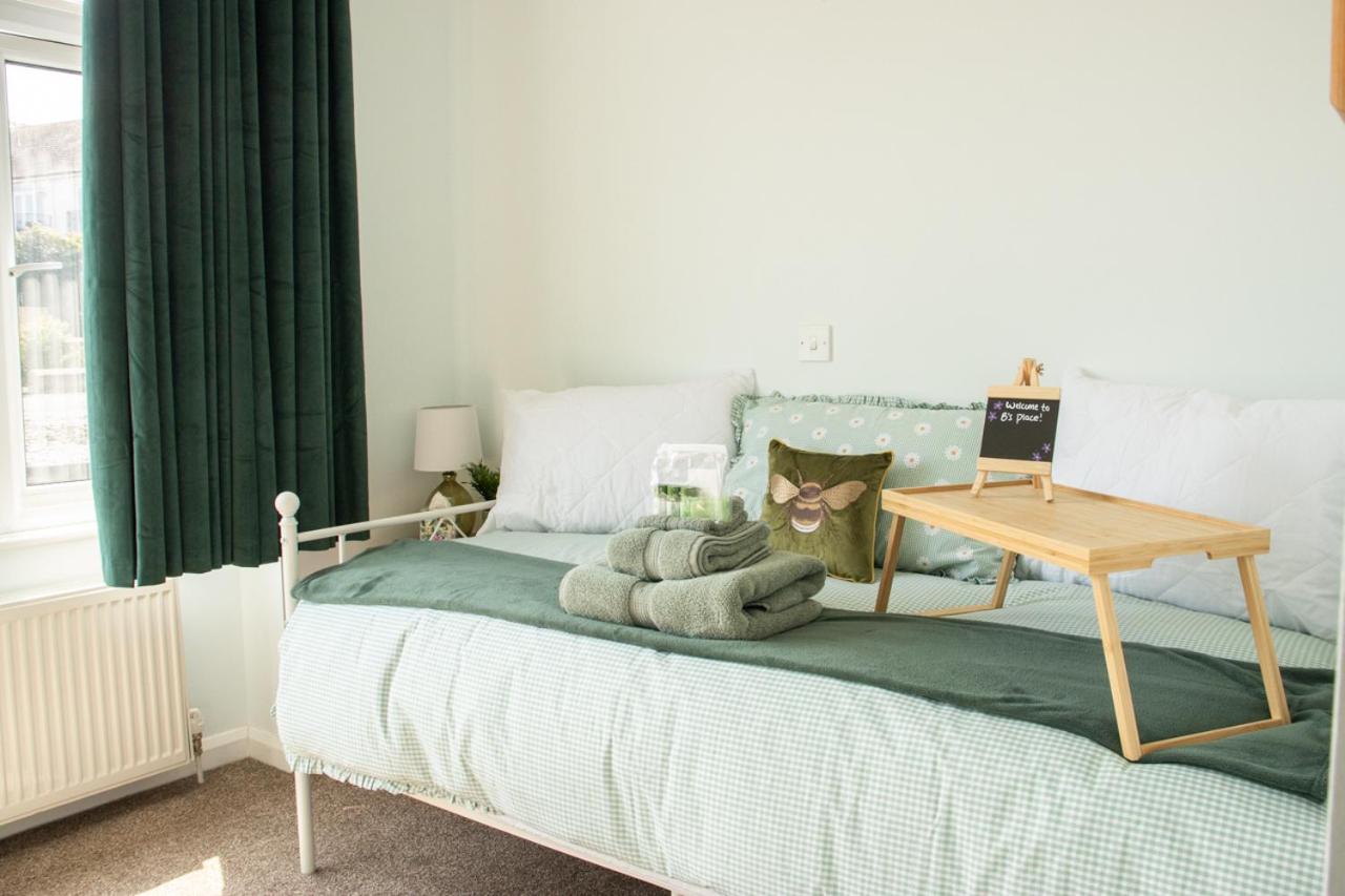 Single Room with Private Bathroom