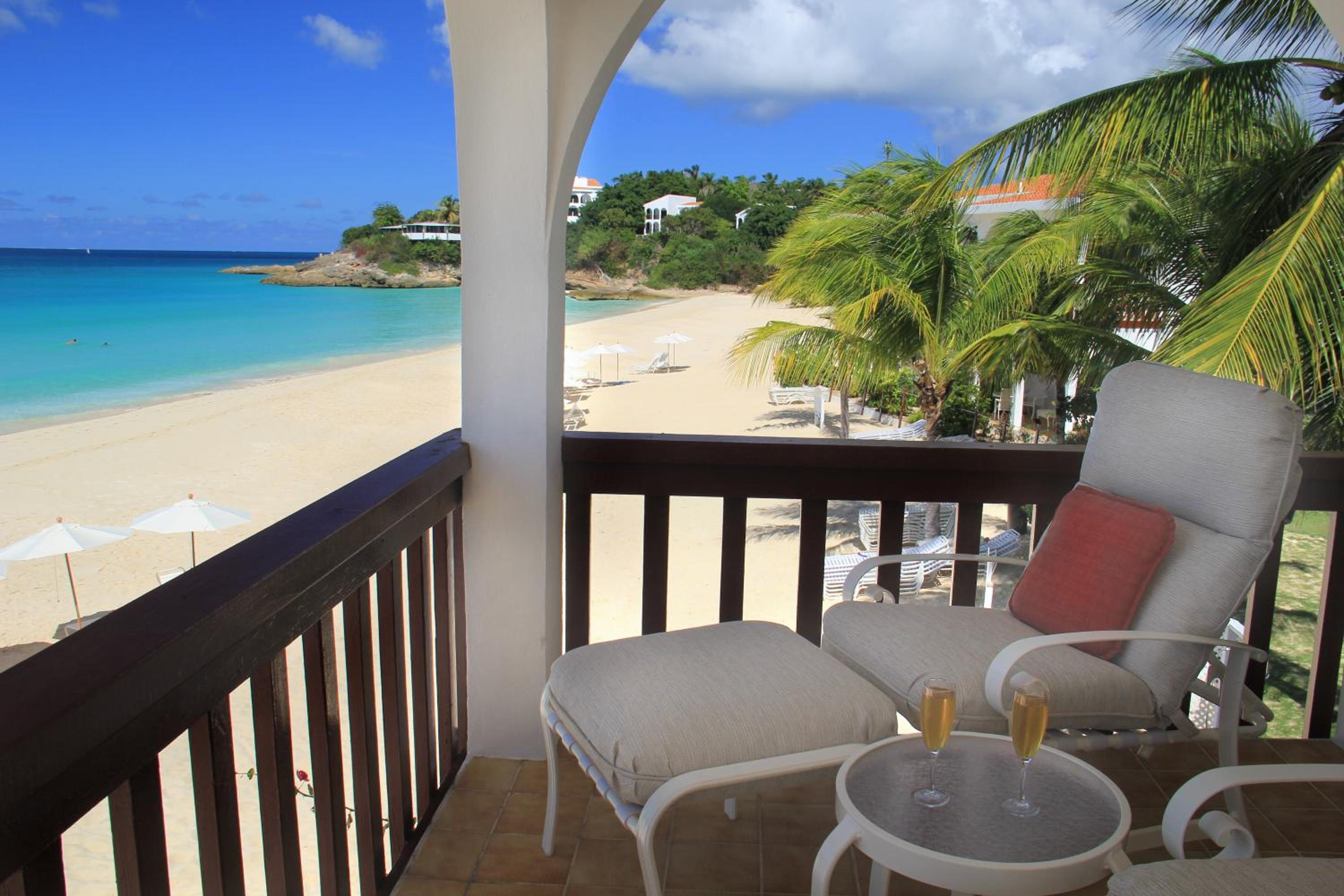 One-Bedroom Apartment - Beach Front photo 3